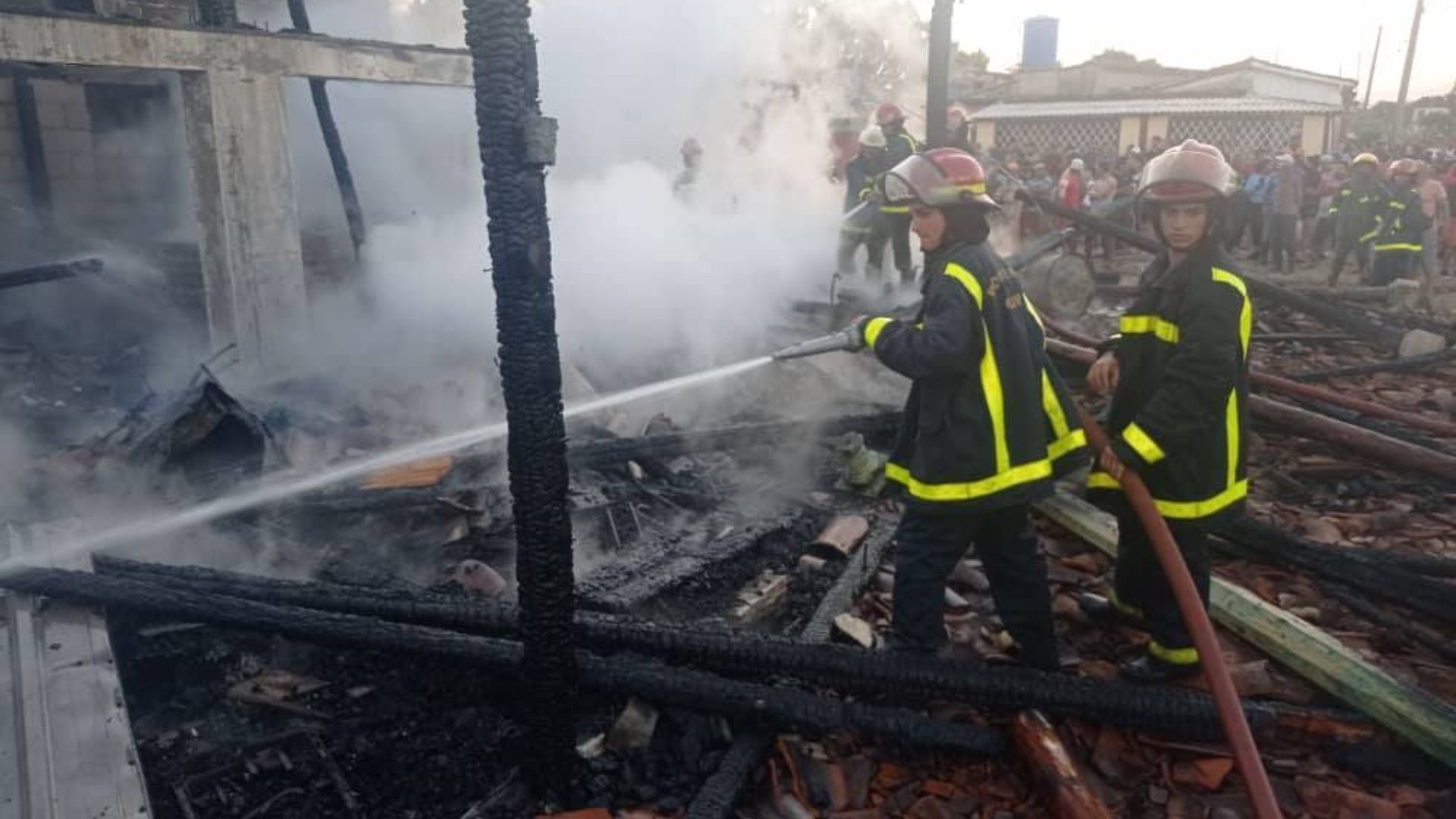 Incendio destruye dos viviendas en Placetas, Villa Clara