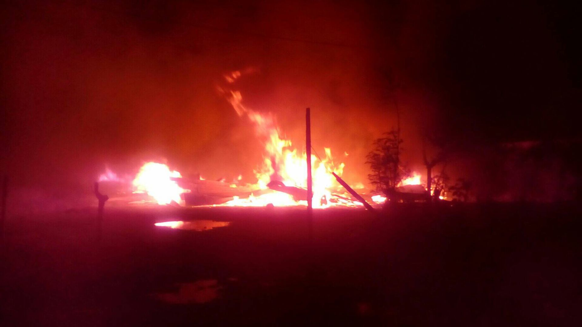 Incendio destruye tres casas para curar tabaco en Matanzas