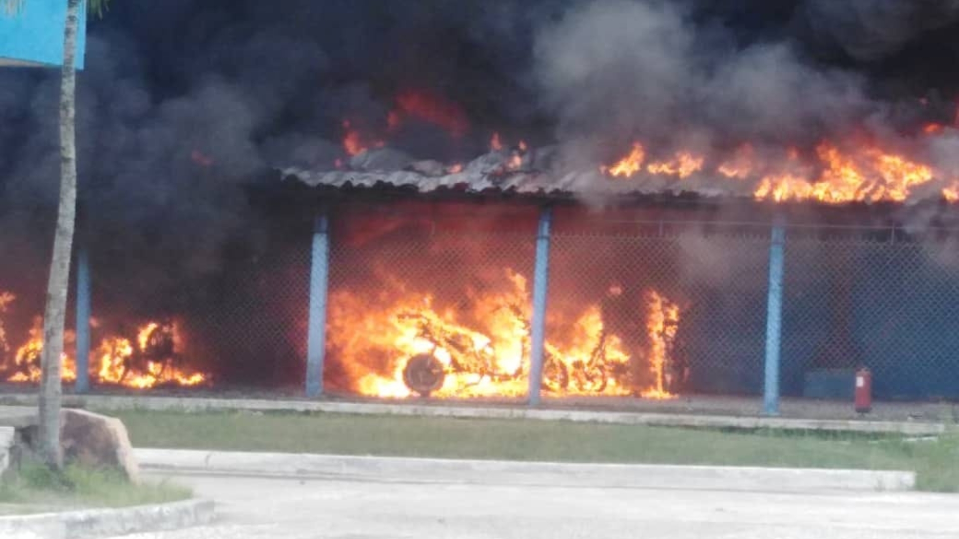 Incendio en Empresa Eléctrica en Camagüey destruye 14 motorinas