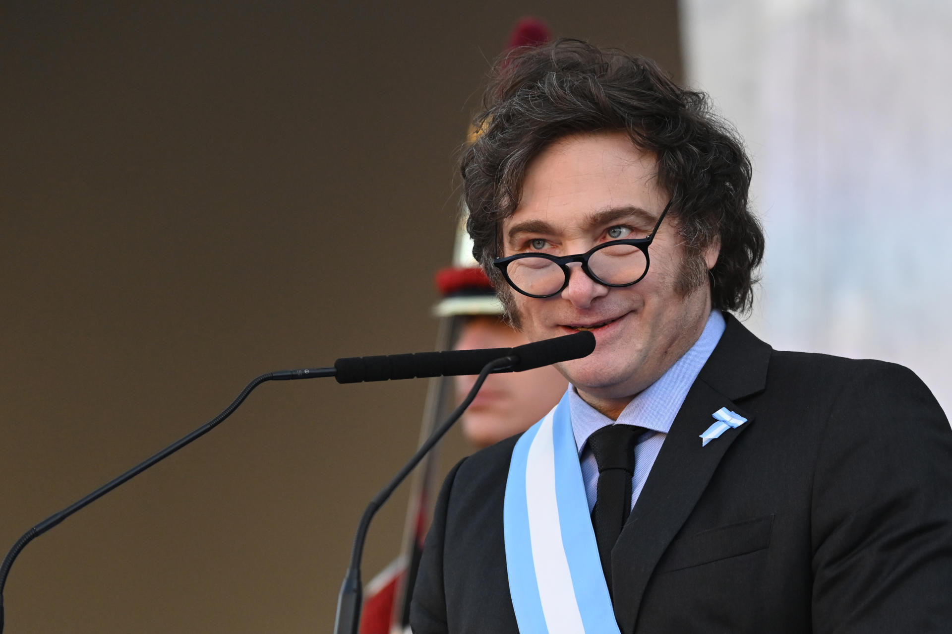 Javier Milei anuncia el despido de 50.000 funcionarios más