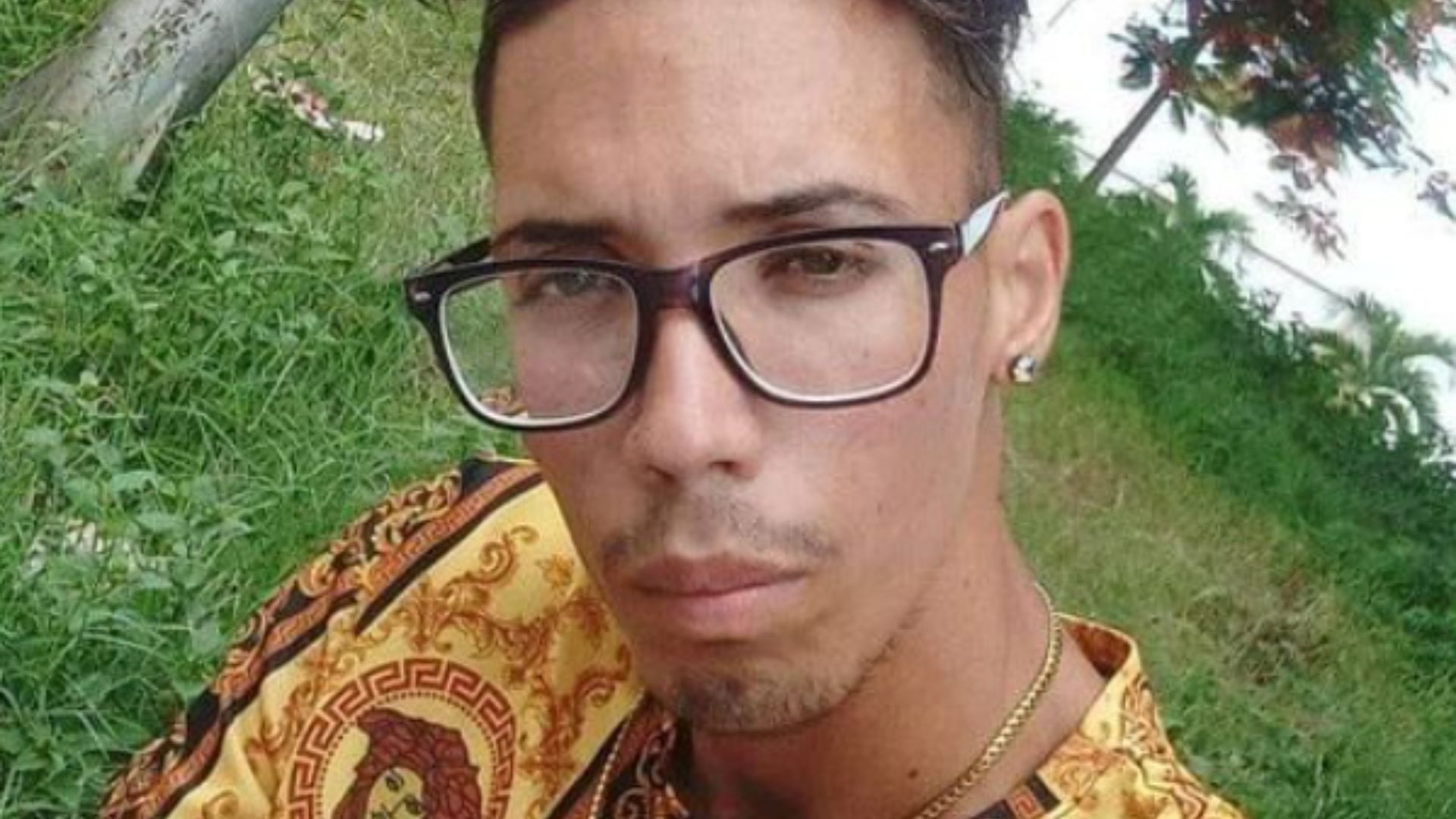 Joven agrede con arma blanca a su madre y a su pareja