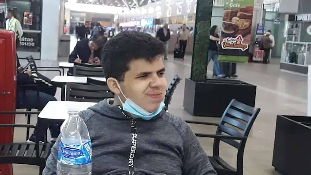 Joven autista en peligro de ser deportado de EEUU a Cuba