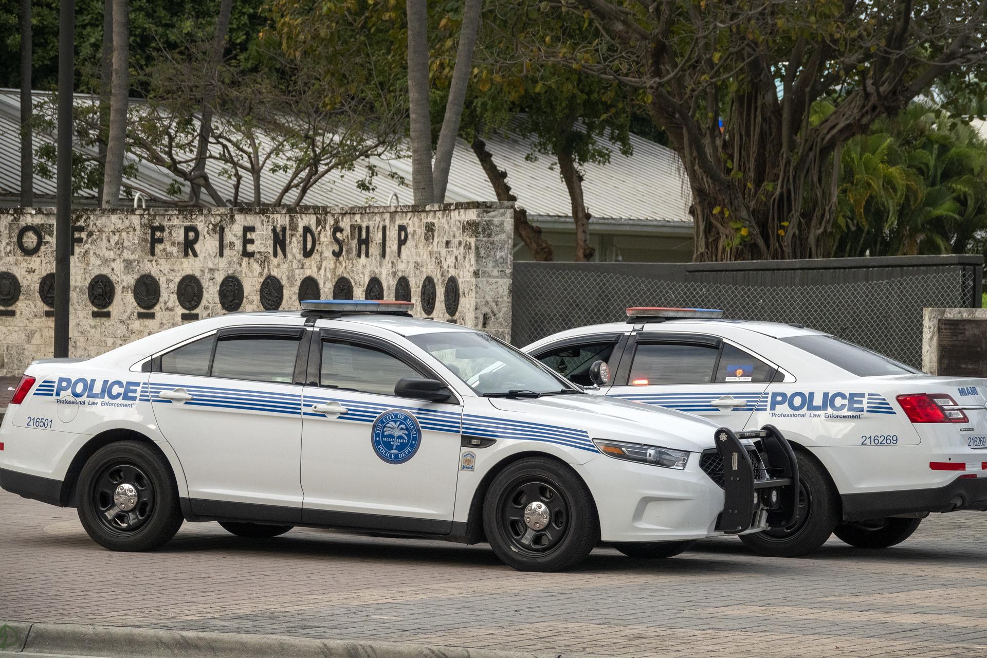 Joven de 16 años arrestado por amenazas de bomba falsas en escuelas de Broward y aeropuerto de Fort Lauderdale