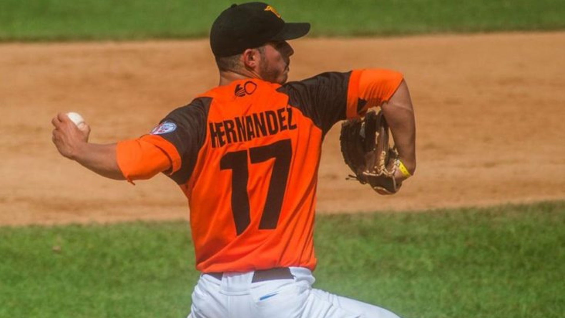 Joven pícher abandona Serie Nacional y llega a EE.UU.