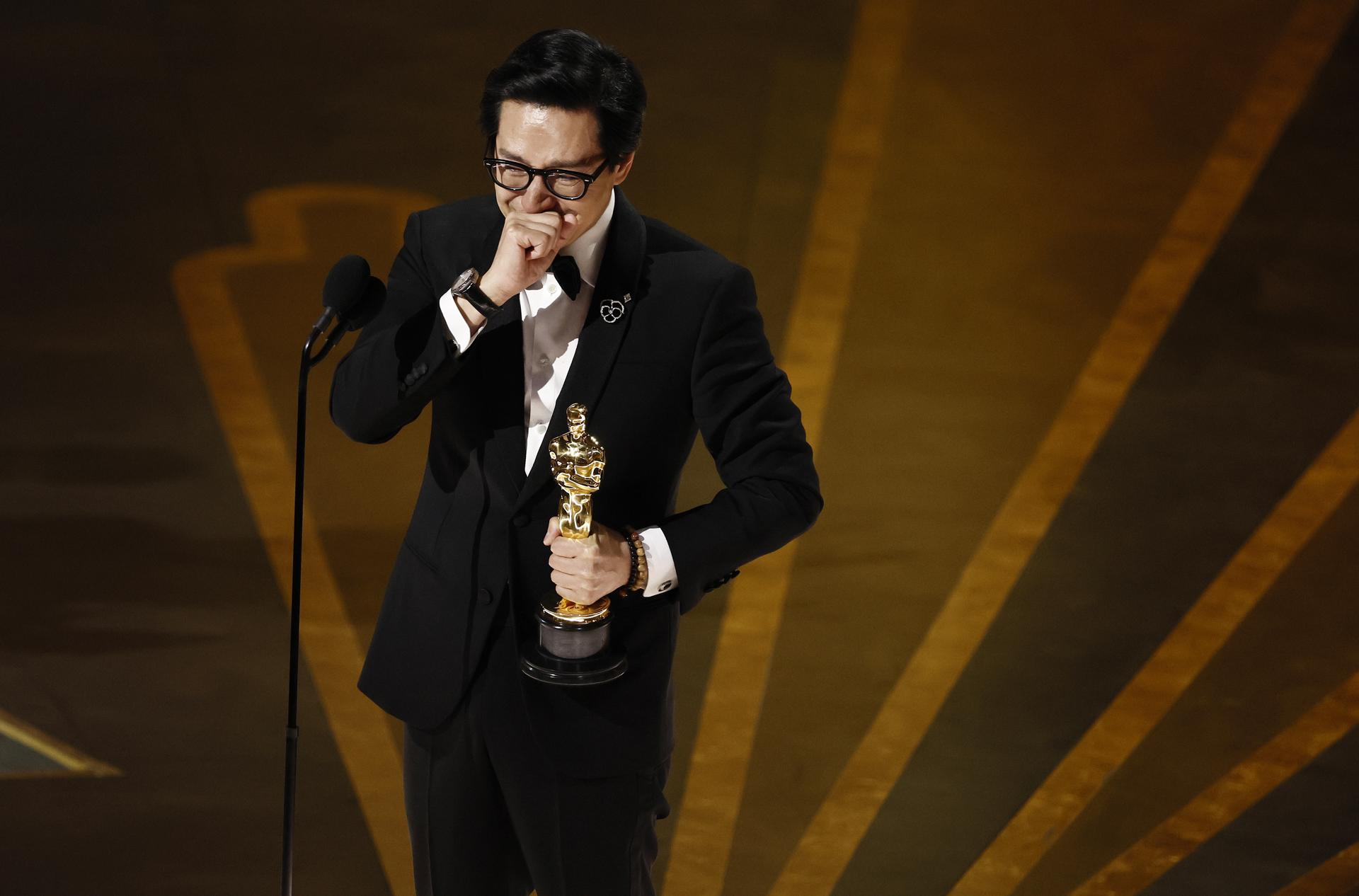 Ke Huy Quan: la increíble historia del niño que vivió en un bote, un campo de refugiados y ahora ganó un Oscar