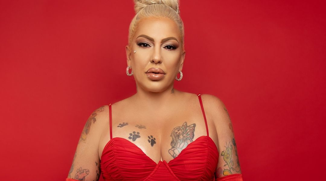 La Diosa de Cuba enciende las redes con un despampanante vestido rojo 