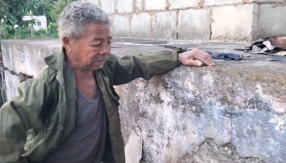 La triste realidad de "El Hueso": 8 años viviendo en el fondo de una cisterna