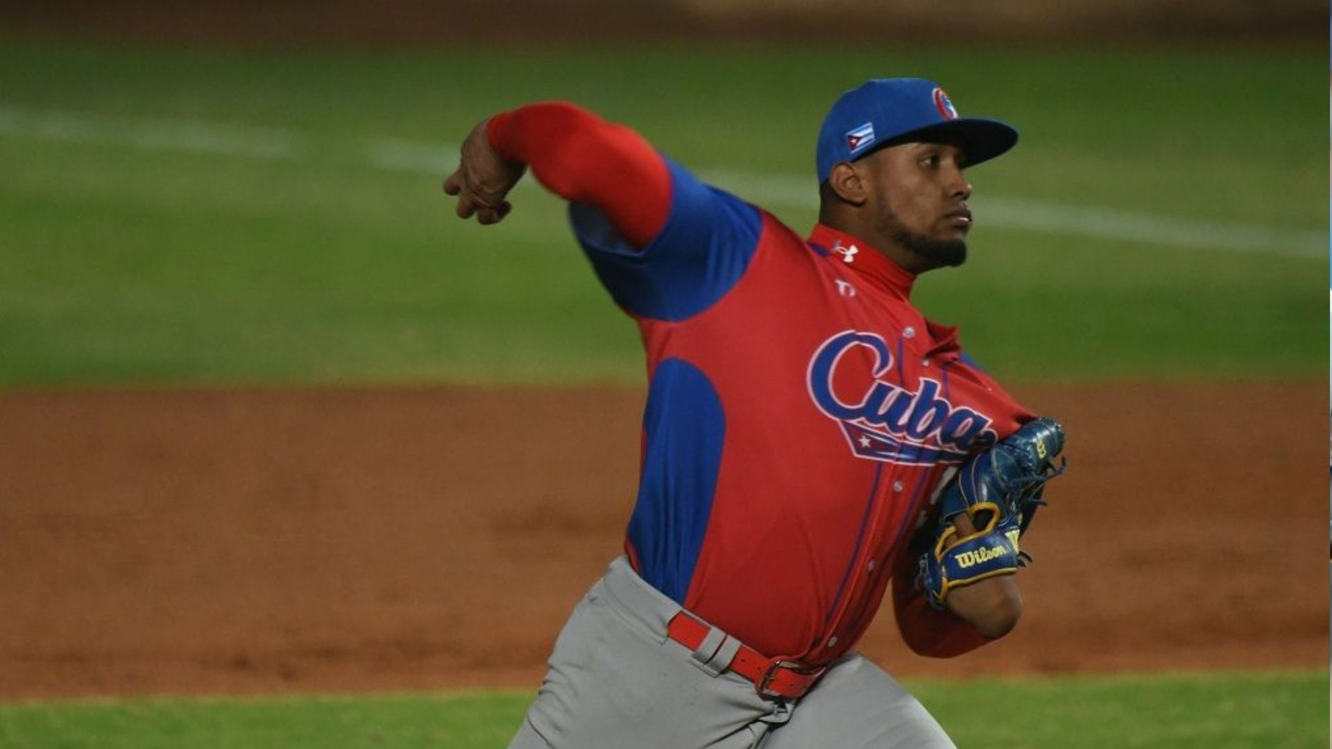 Lanzador cubano se desentiende de equipo al Premier 12