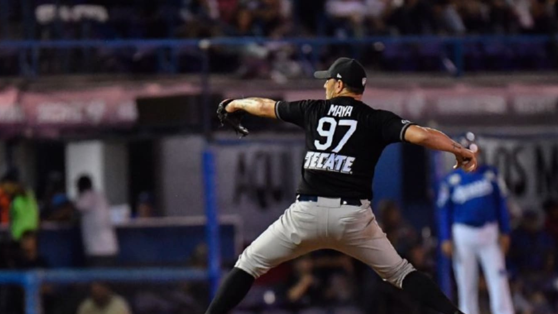 Lanzador cubano Yunesky Maya firma con los Piratas de Campeche