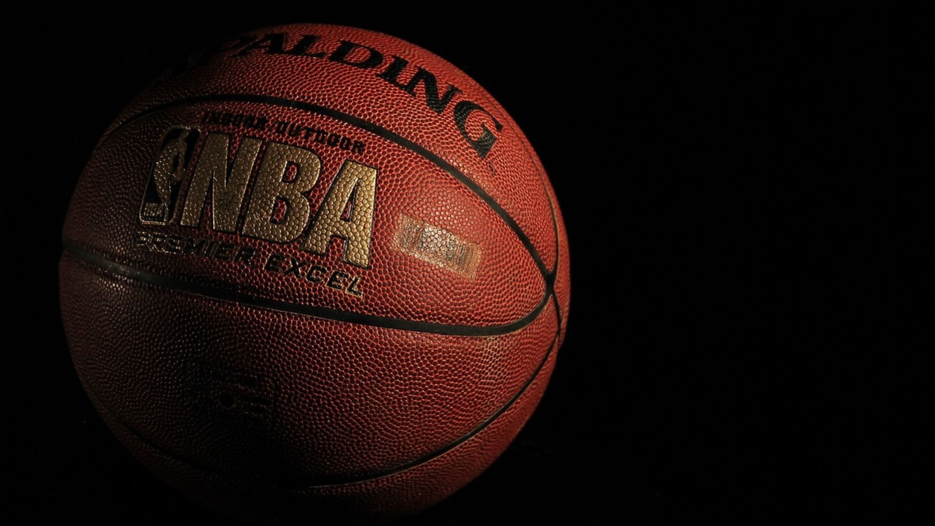 LeBron James se convierte en el máximo anotador en la historia de la NBA