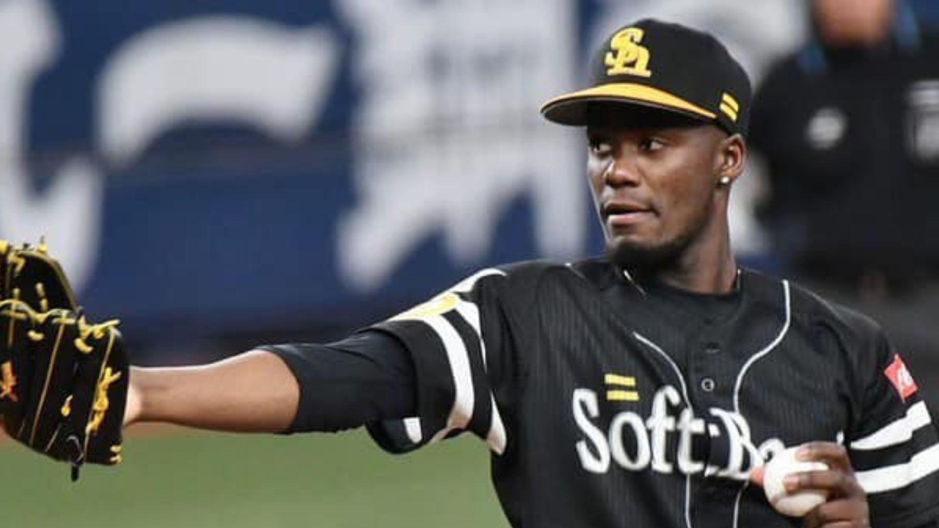 Liván Moinelo es elegido “latino del año” en el béisbol japonés