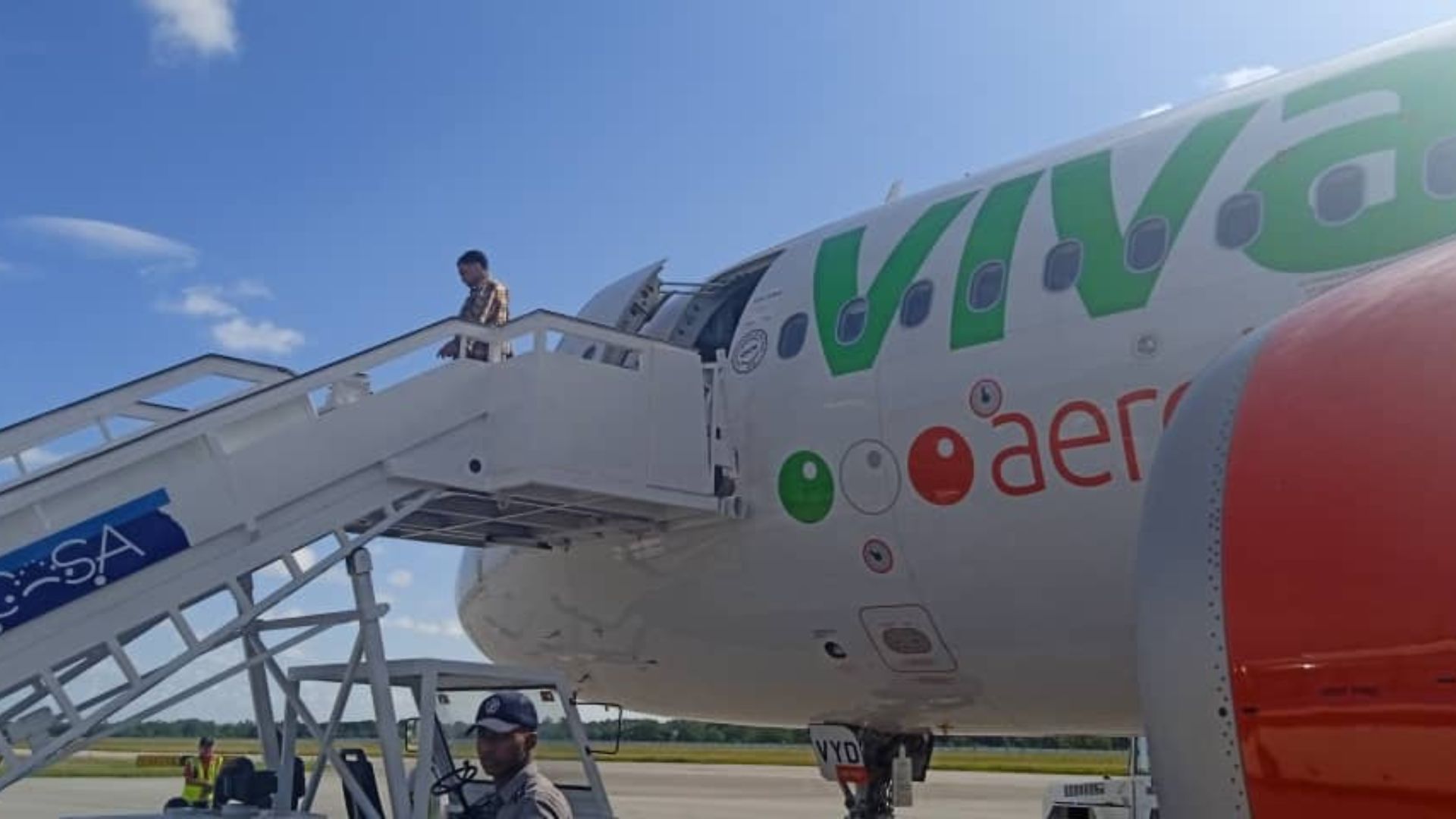 Llega a La Habana vuelo con 43 cubanos deportados de México