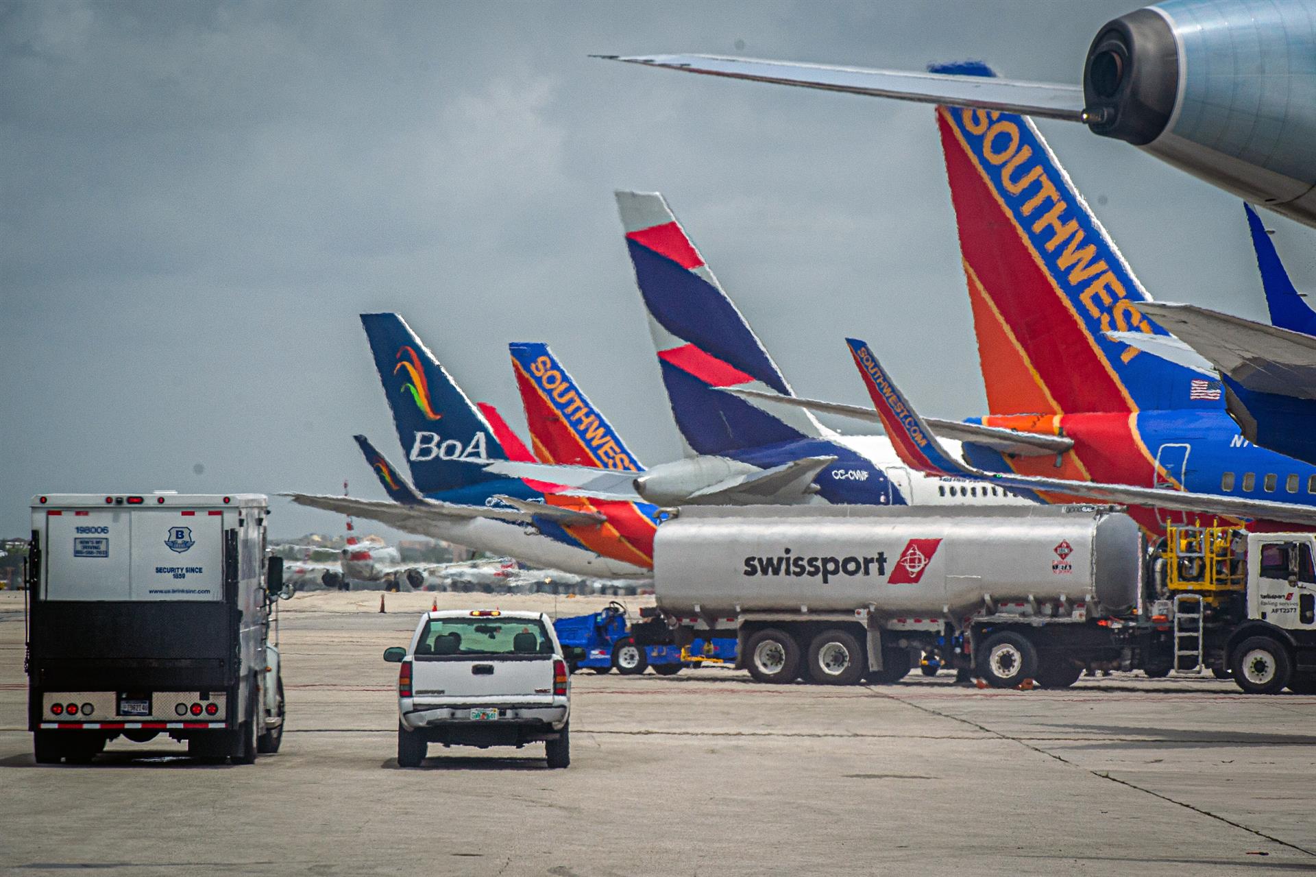 Los aeropuertos de Fort Lauderdale y Miami suspenden temporalmente sus vuelos debido al mal tiempo