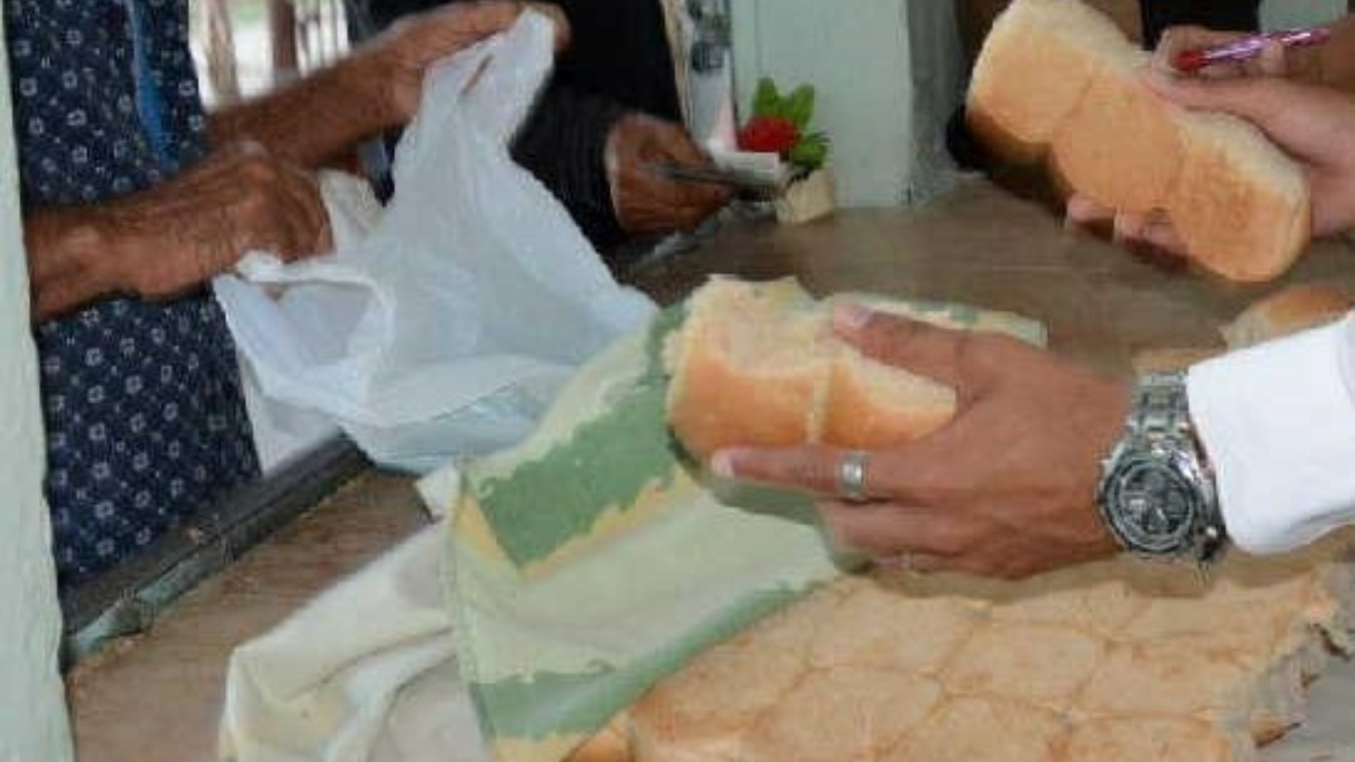 ¿Los funcionarios del régimen también comen pan de calabaza?