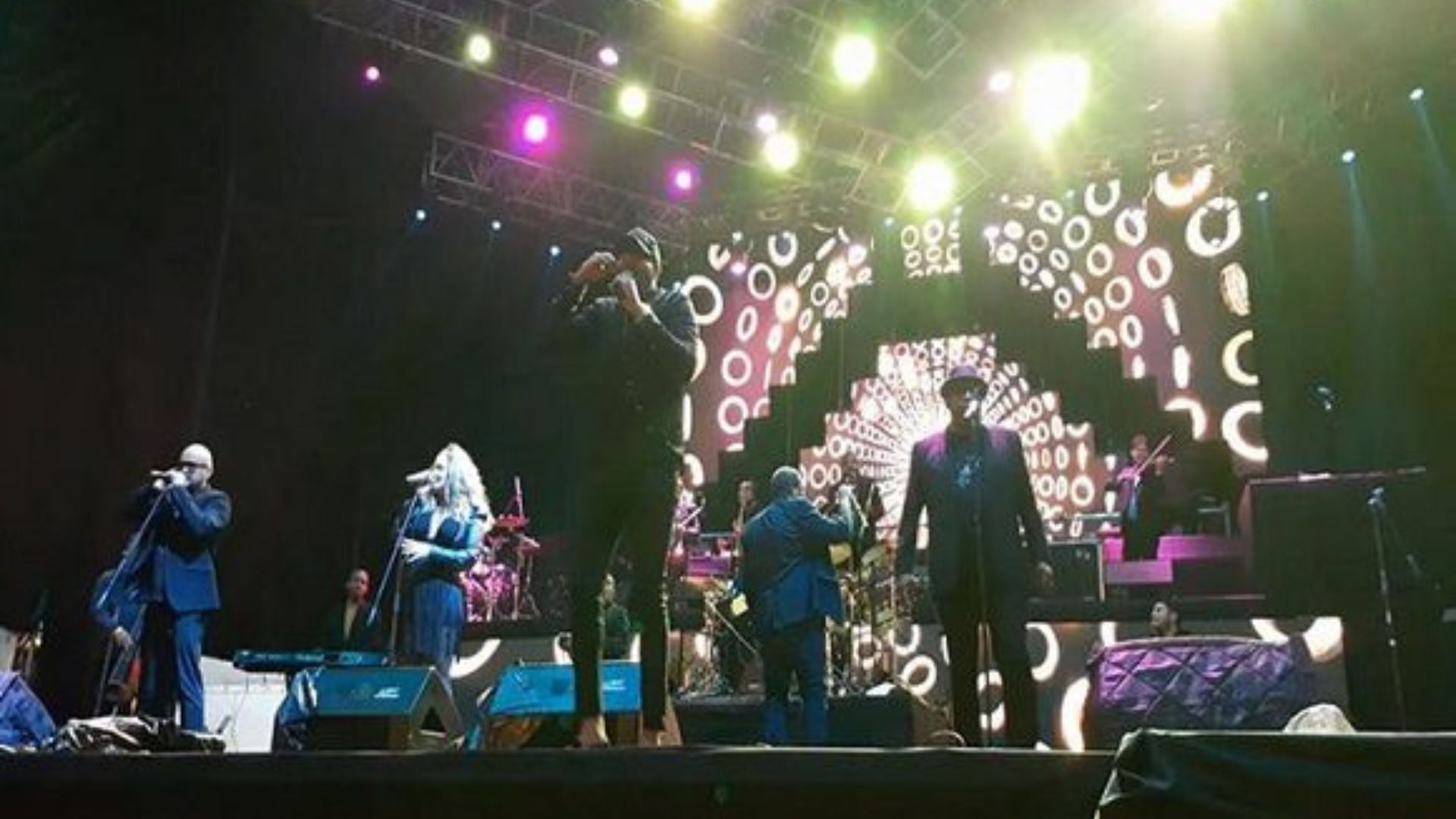 Los Van Van regresan a Miami para un concierto en abril