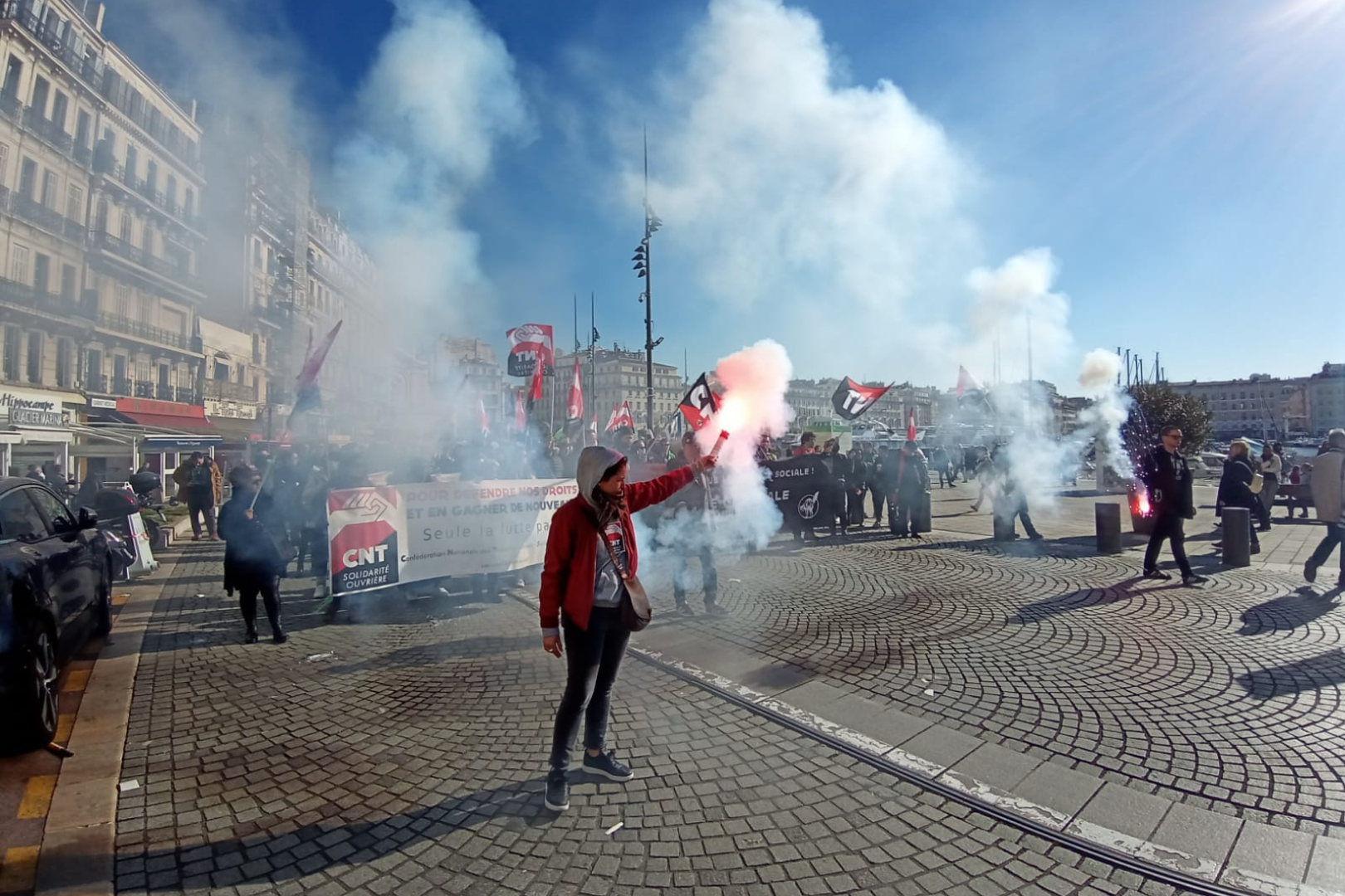 Más de un millón de franceses protestan contra reforma de pensiones impulsada por Macron