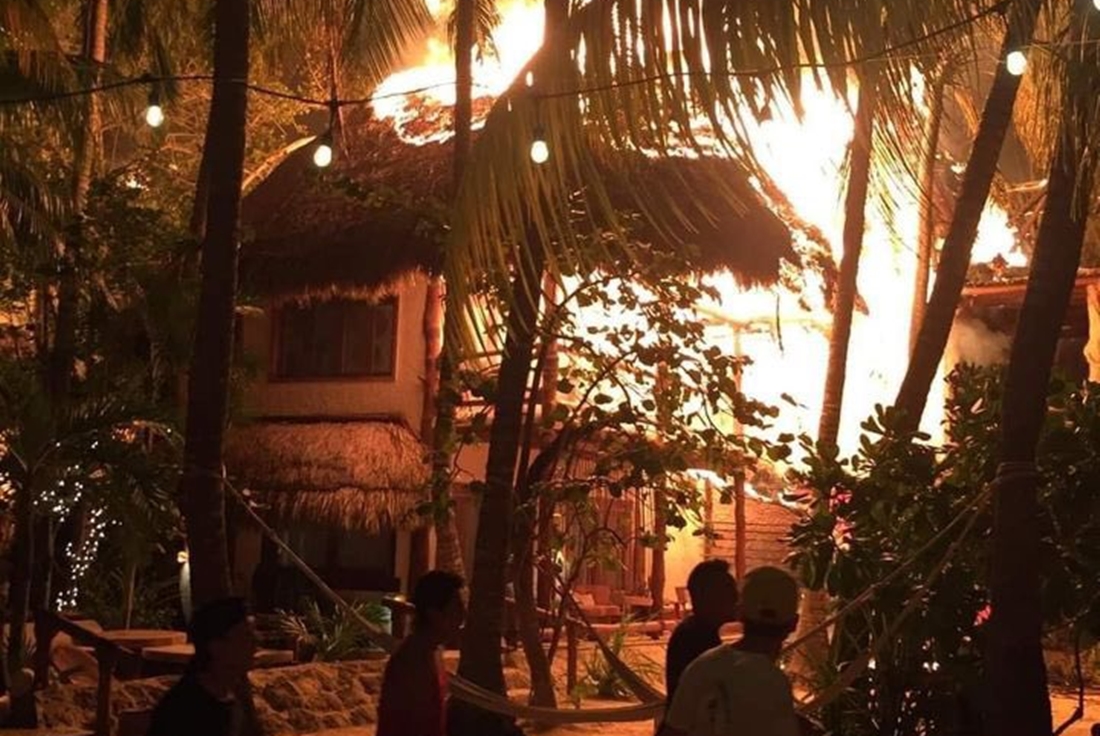 México: Incendio en Holbox dejó un lesionado y severos daños a hoteles de la zona