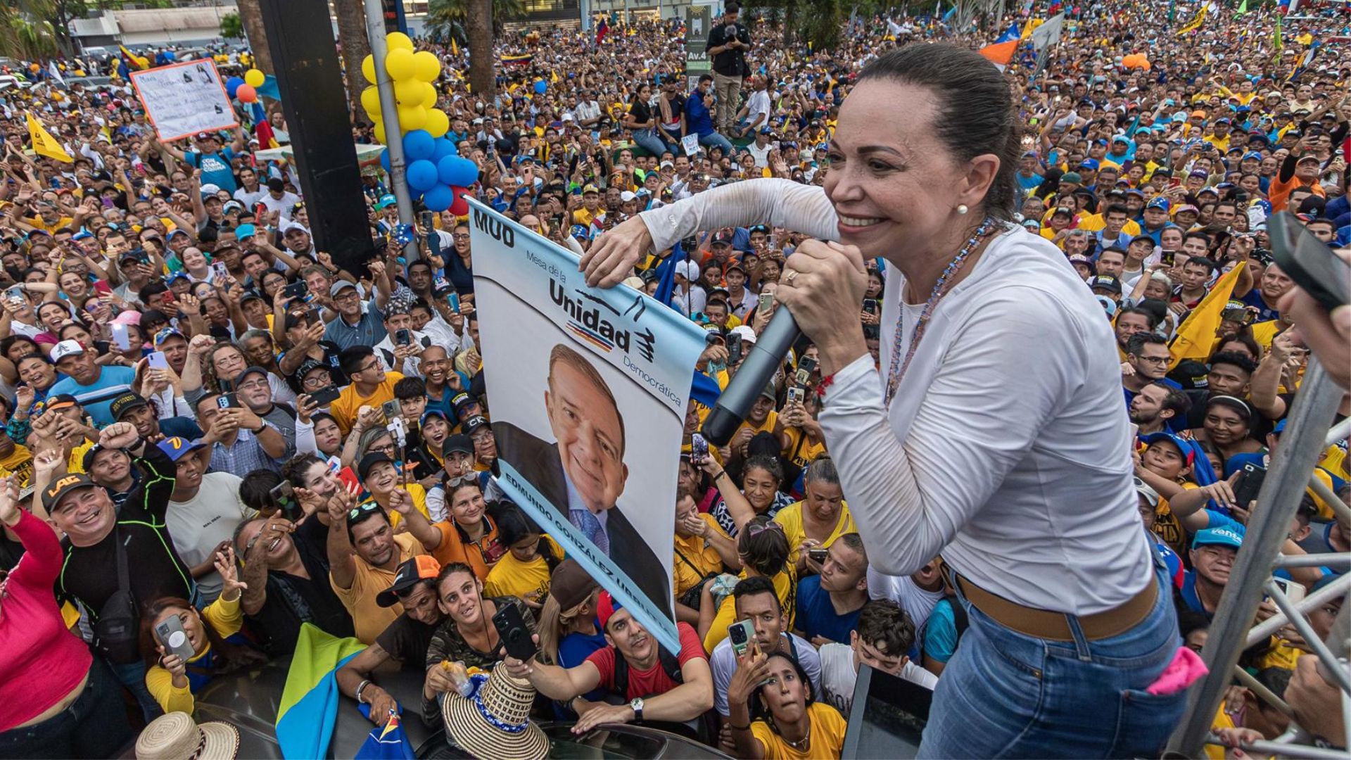 María Corina Machado advierte sobre gran ola de migración si Maduro retiene el poder  