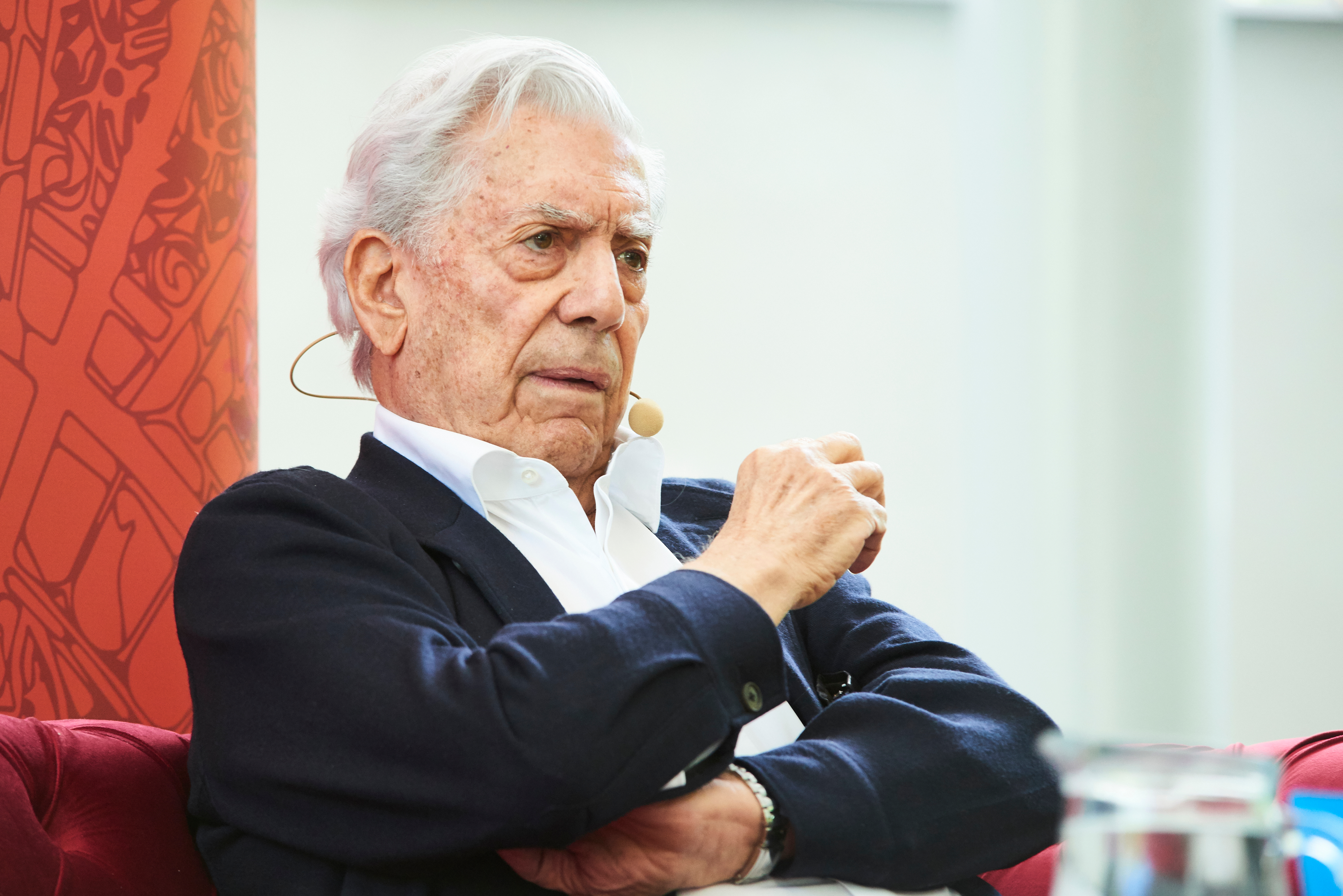 Mario Vargas Llosa condena el fallido golpe de Estado de Pedro Castillo en Perú