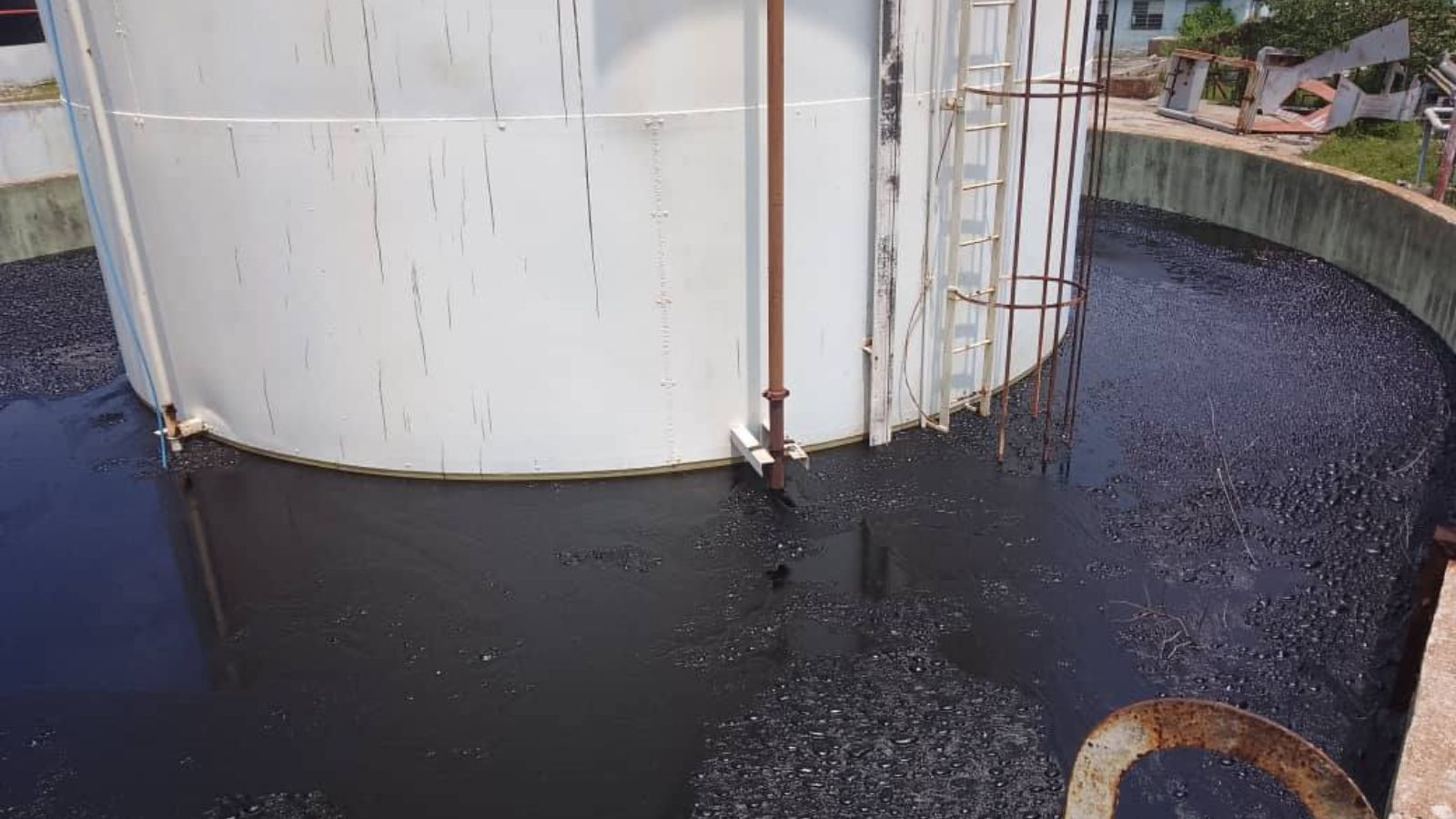 Matanzas: alarma por derrame de crudo en antigua Termoeléctrica José Martí