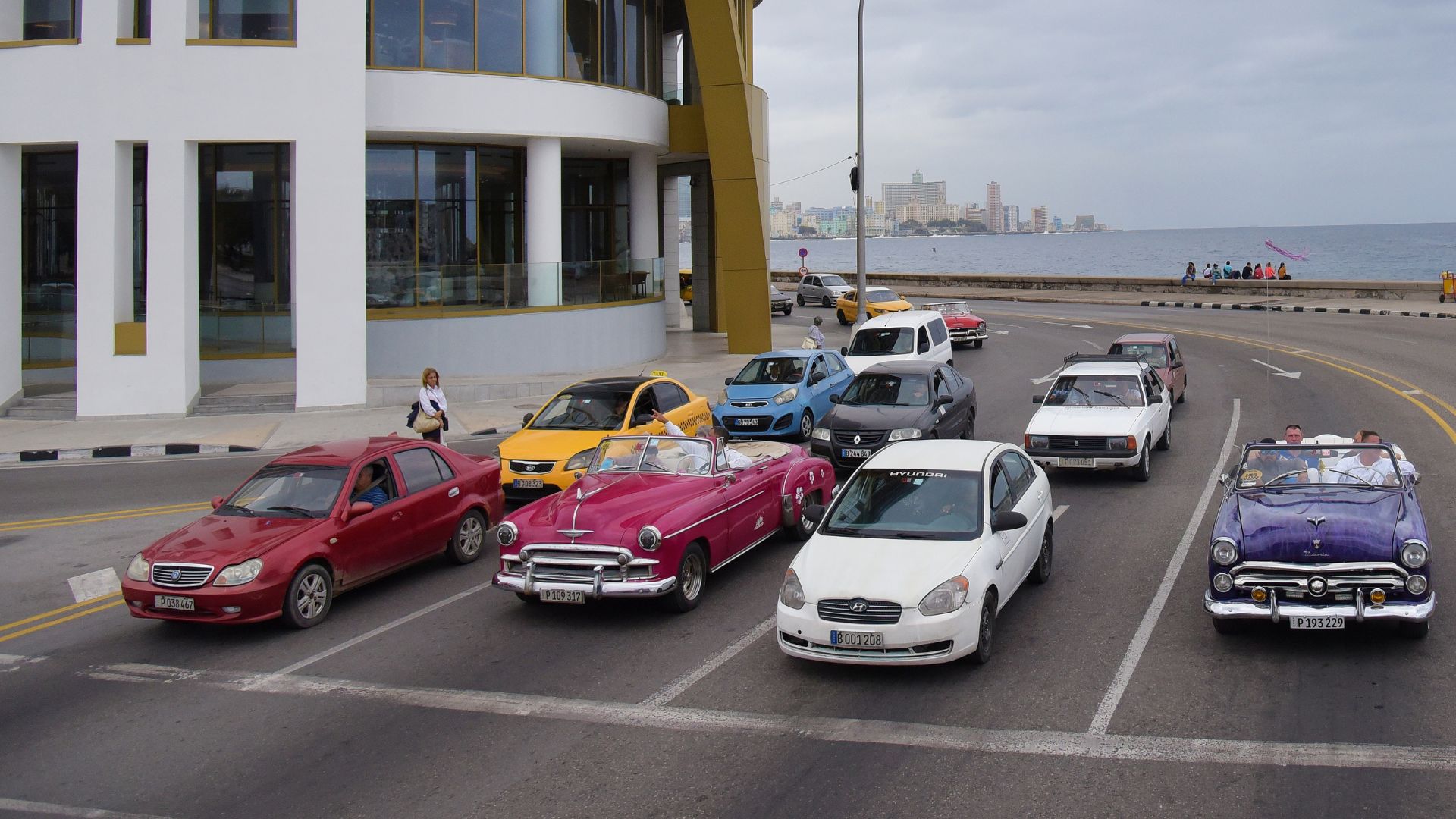 Medidas del régimen dejarían fuera del negocio a agencias de EE. UU. que exportan vehículos a Cuba