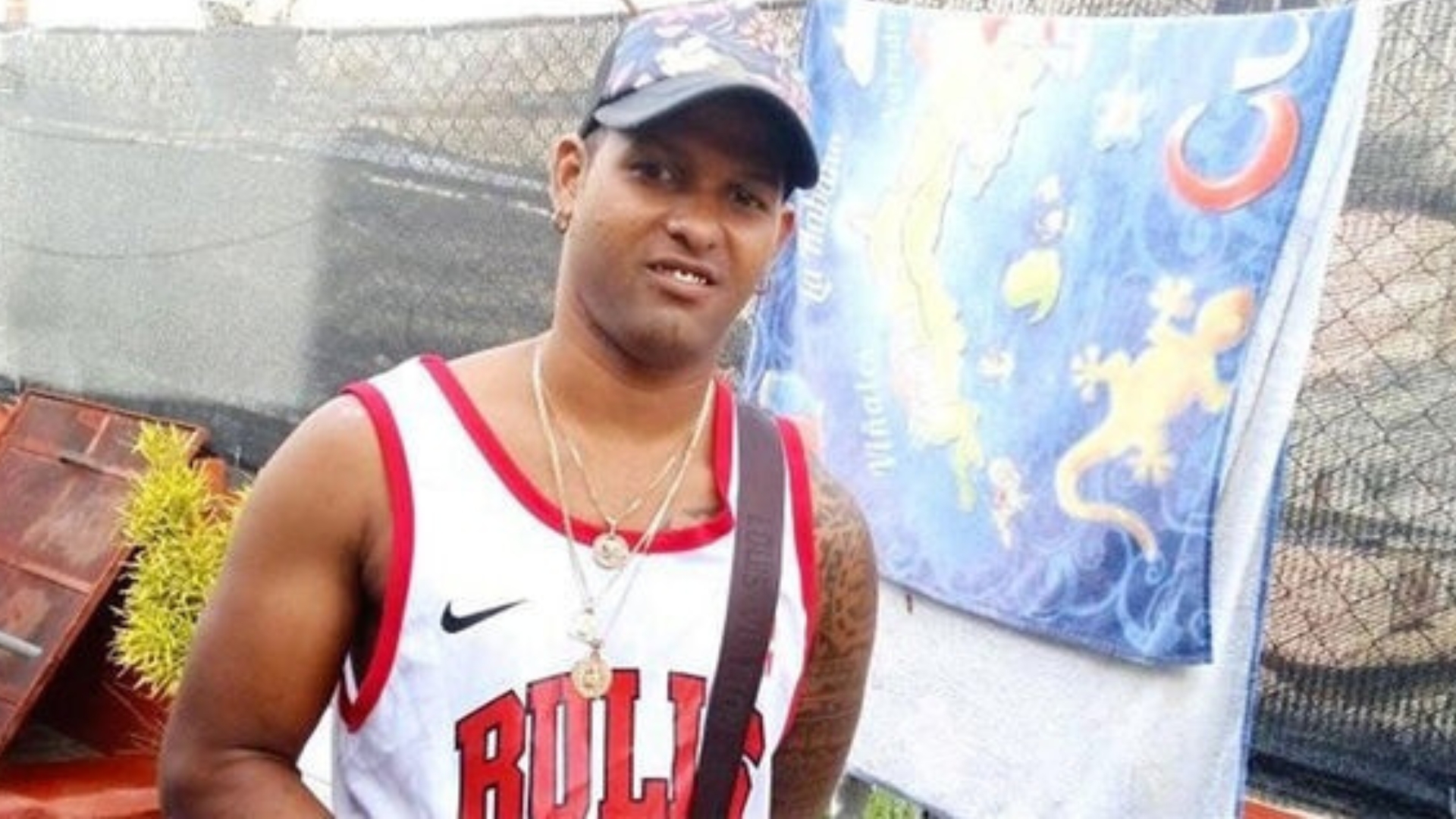 Migrante cubano en terapia intensiva en México tras caerle una palmera encima