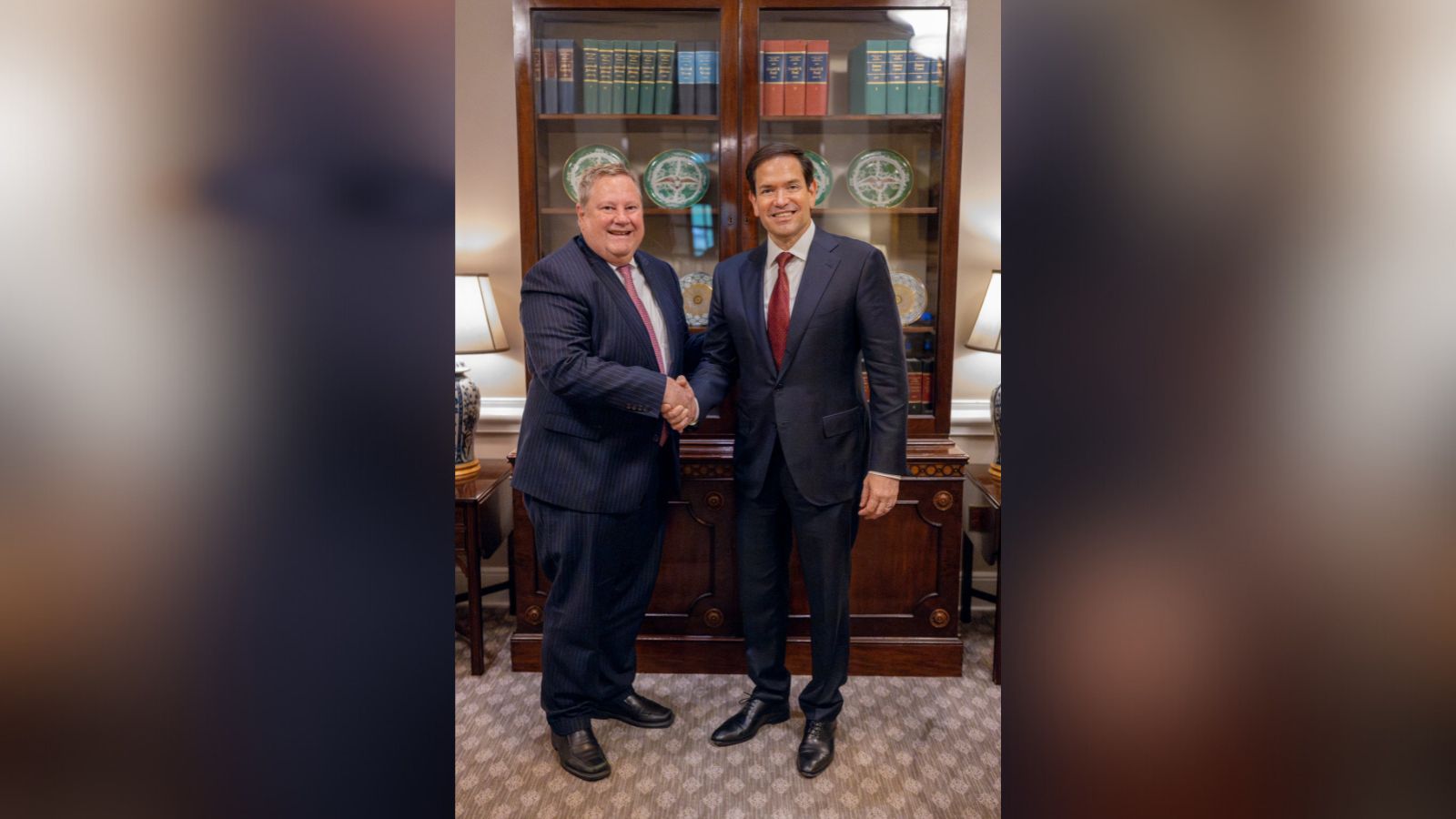 Mike Hammer y el secretario de Estado Marco Rubio hablan sobre Cuba