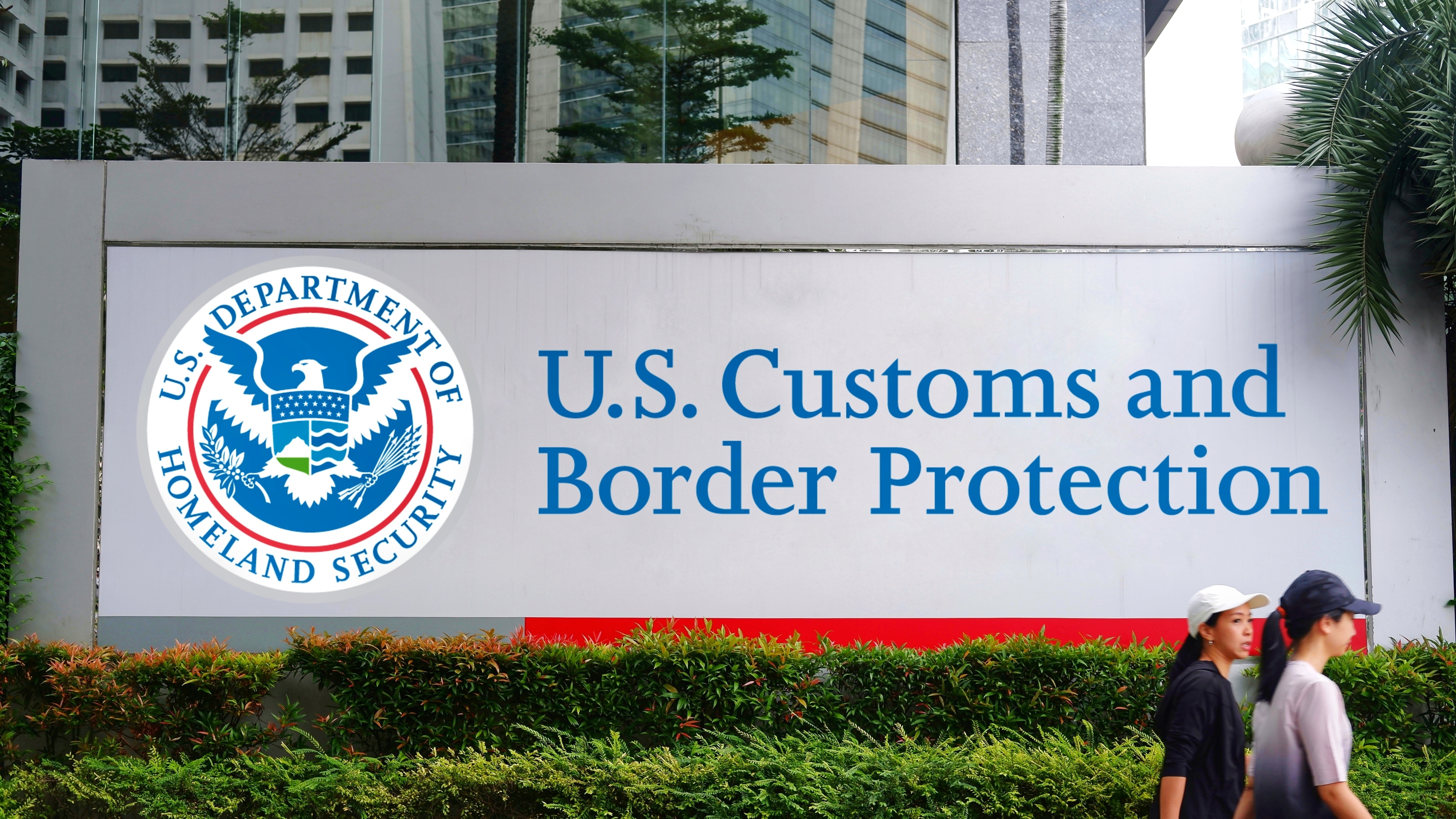 Miles de cubanos intentan llegar a Estados Unidos en medio de creciente éxodo