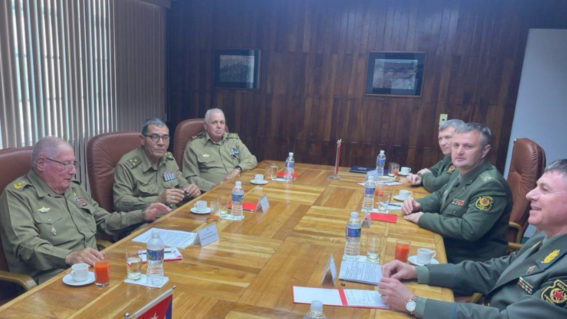 Militares de Cuba y Bielorrusia se reúnen en La Habana