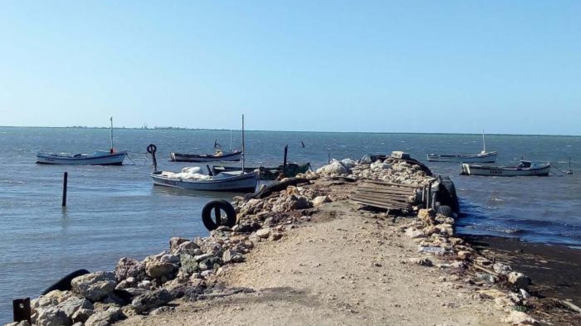 Minint busca propietario de embarcación abandonada en Granma