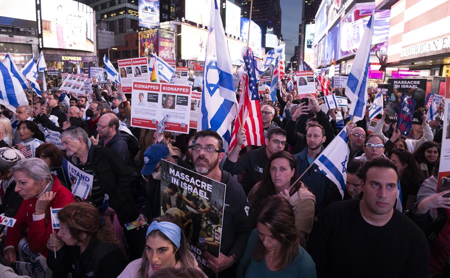 Multitudinaria manifestación en Nueva York en apoyo a Israel y por la liberación de rehenes en Gaza
