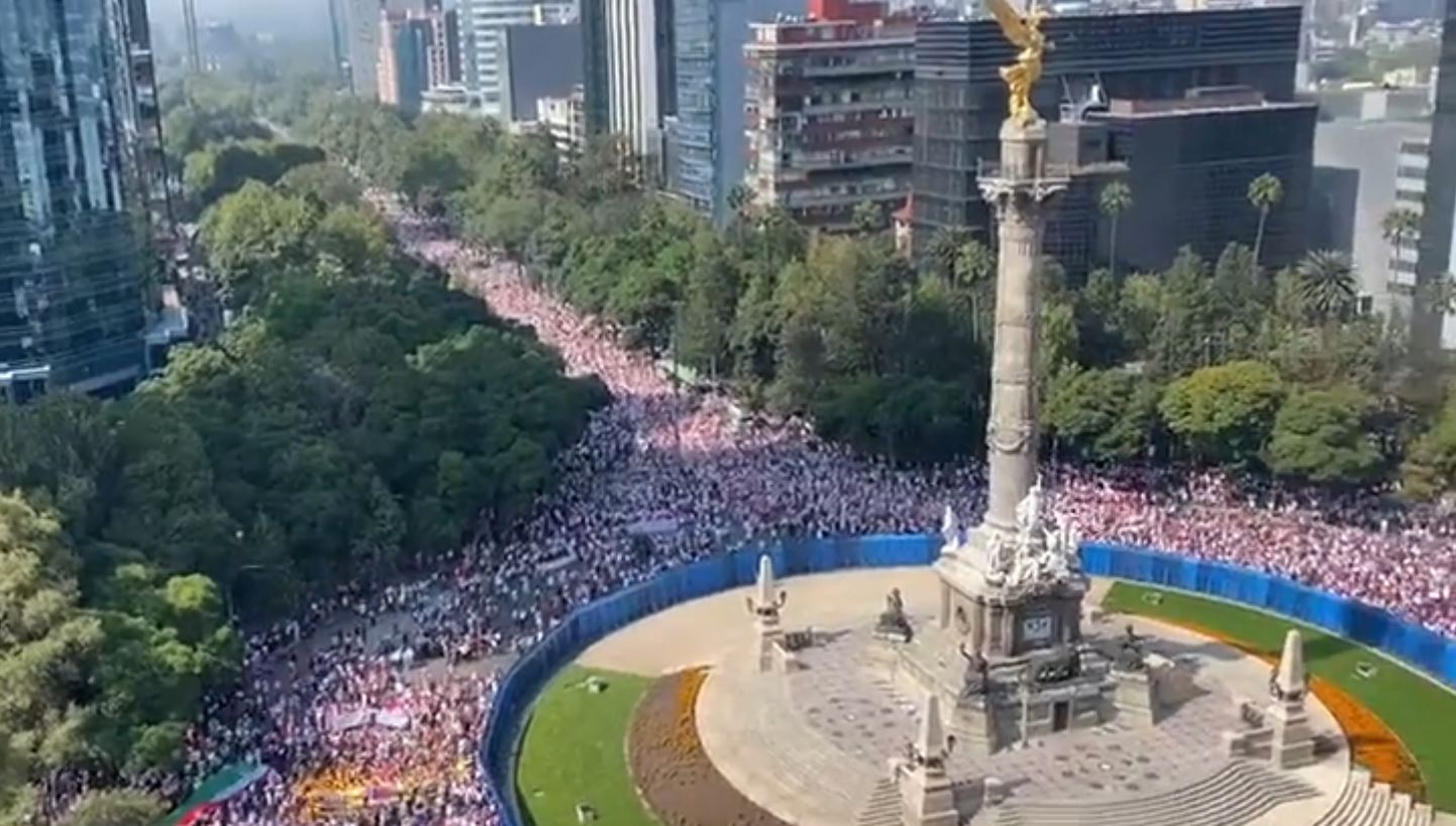 Multitudinarias protestas le regalan a AMLO en México el día de su cumpleaños 