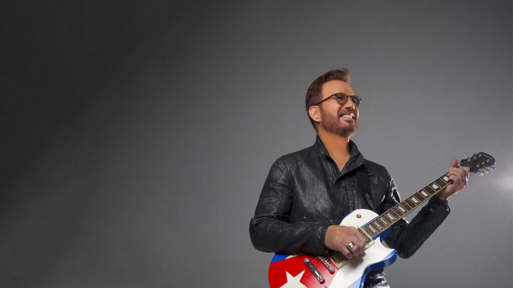 Museo de Historia de Miami inaugura expo “Willy Chirino: 50 años de música”