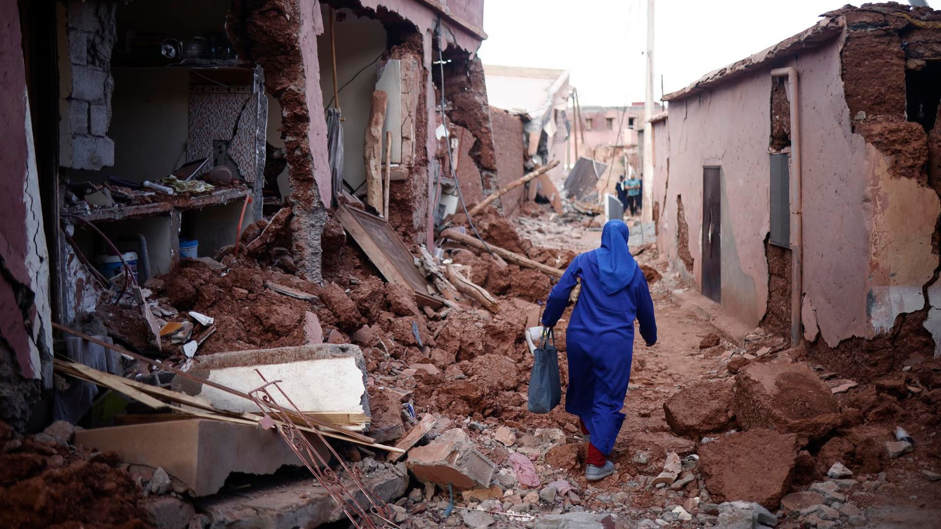 Número de muertos por el terremoto de Marruecos supera los 2.000