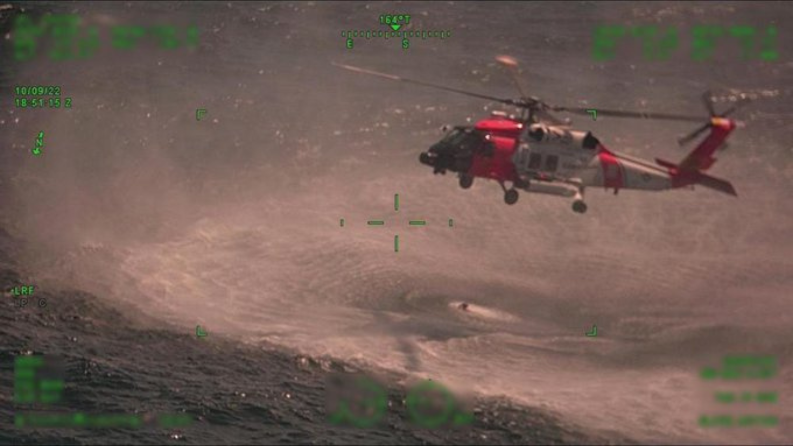 Navegantes desaparecidos sobreviven 28 horas en mar abierto y a un aterrador ataque de tiburón