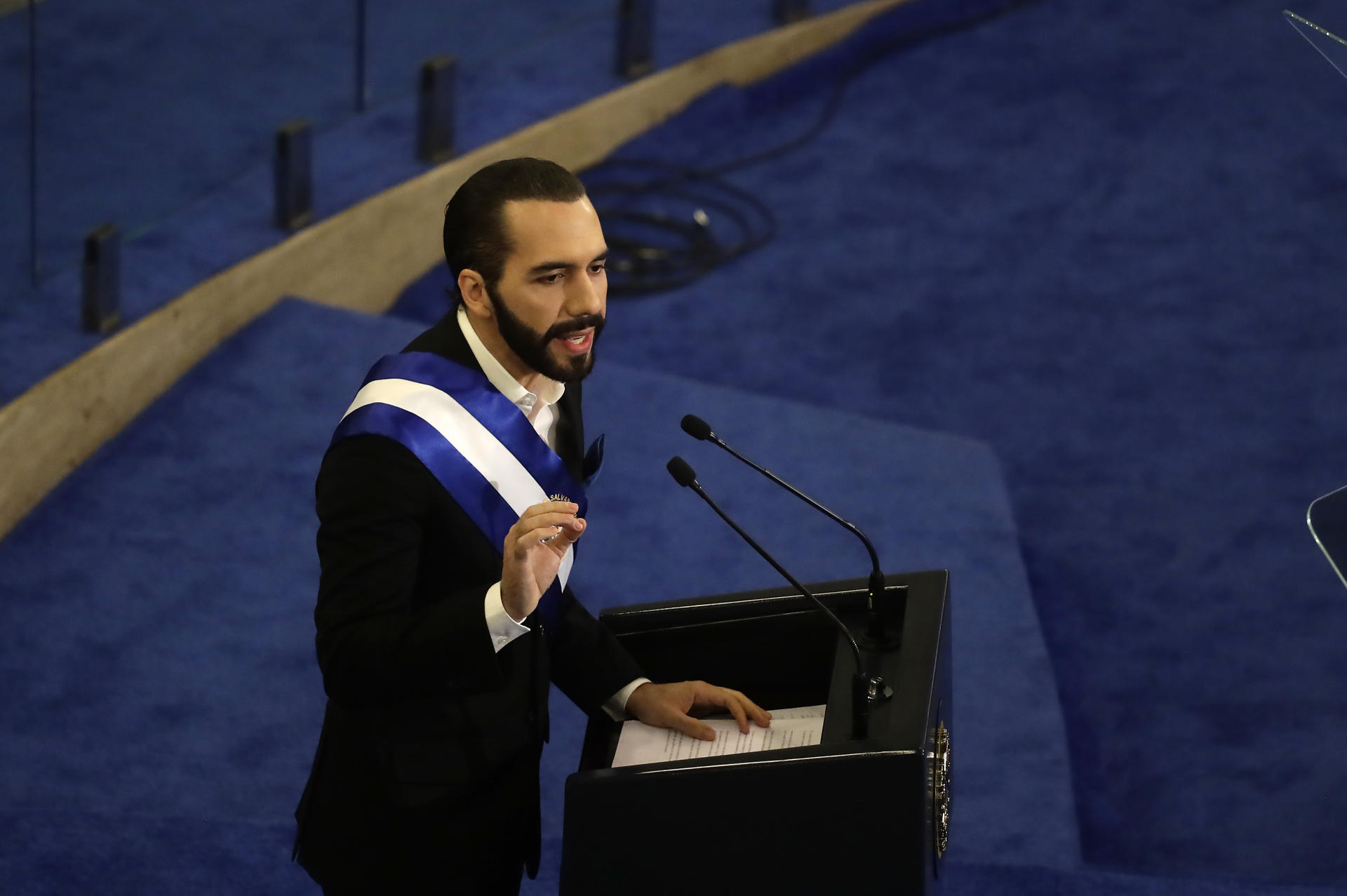 Nayib Bukele lanza su candidatura a la presidencia de El Salvador