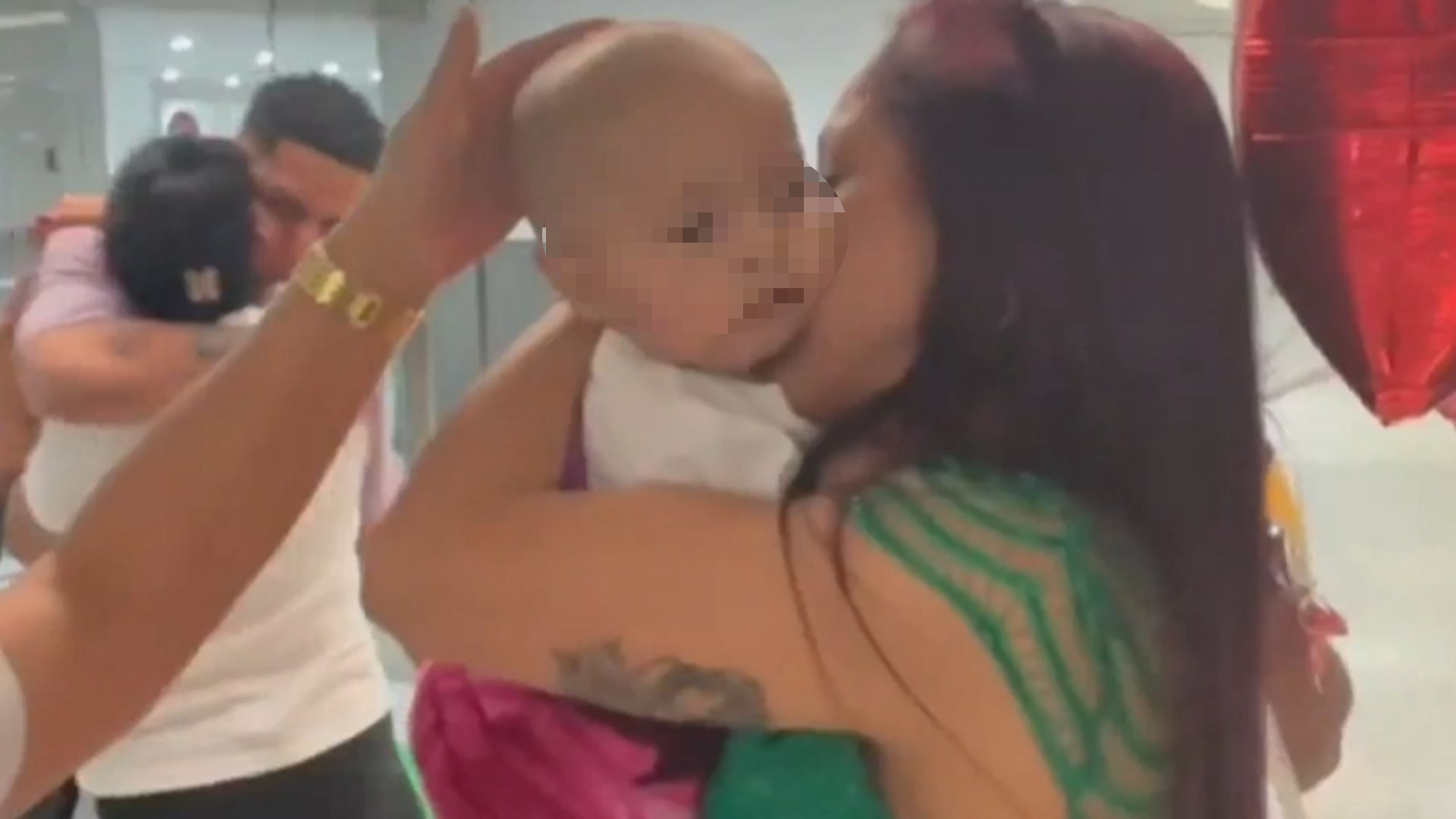 Niño cubano con rara enfermedad logra reunirse con sus padres en EE.UU.