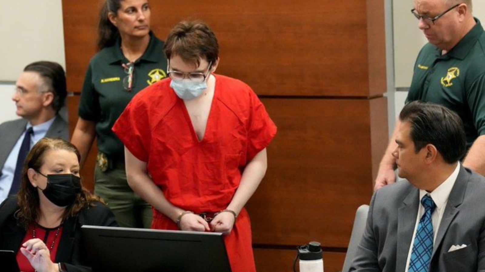 Nikolas Cruz condenado a cadena perpetua por masacre de Parkland: asesinó a a 17 personas