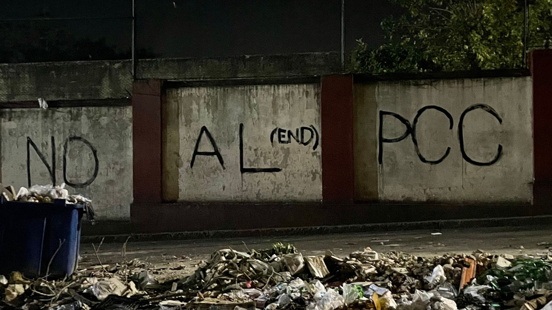  "No al PCC": pintada aparece en parque de La Habana 