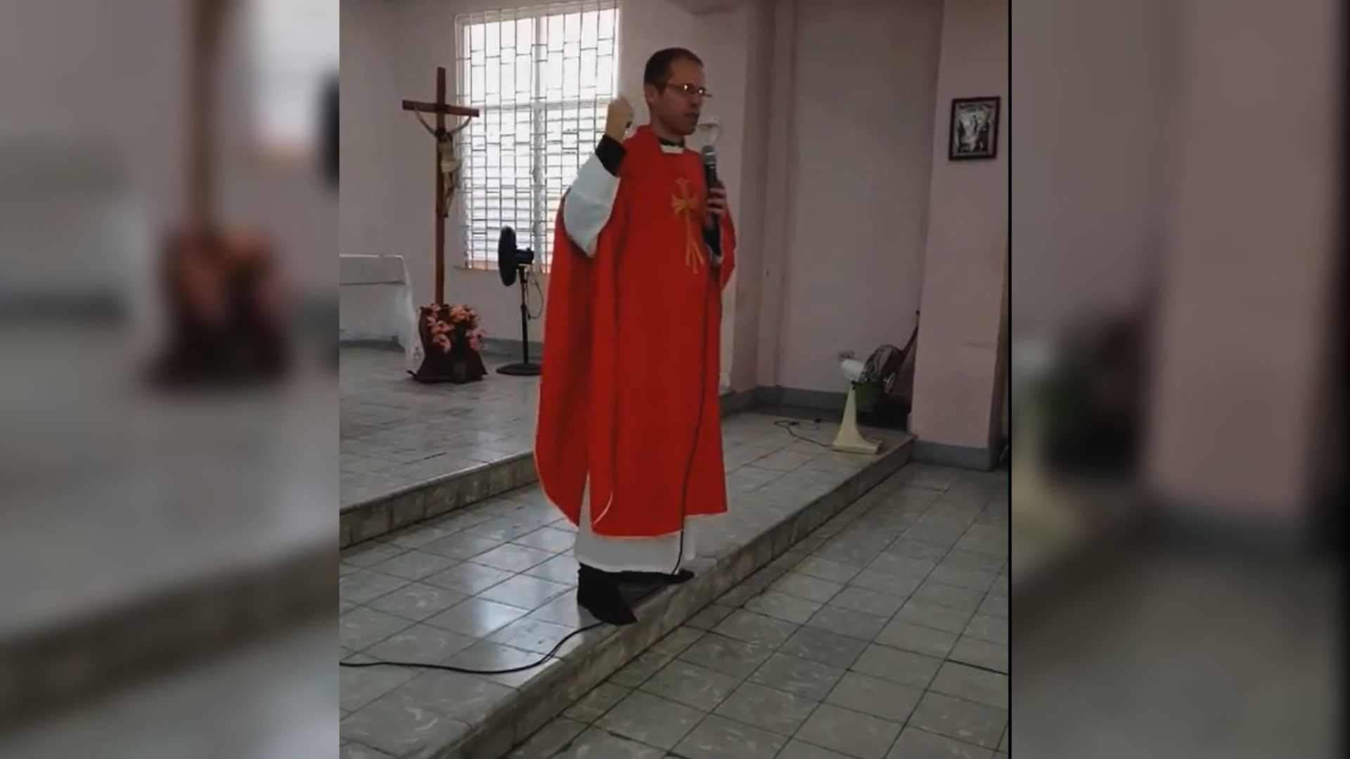 "No alces la mano contra tu hermano": homilía en Iglesia Santa Teresita del Niño Jesús