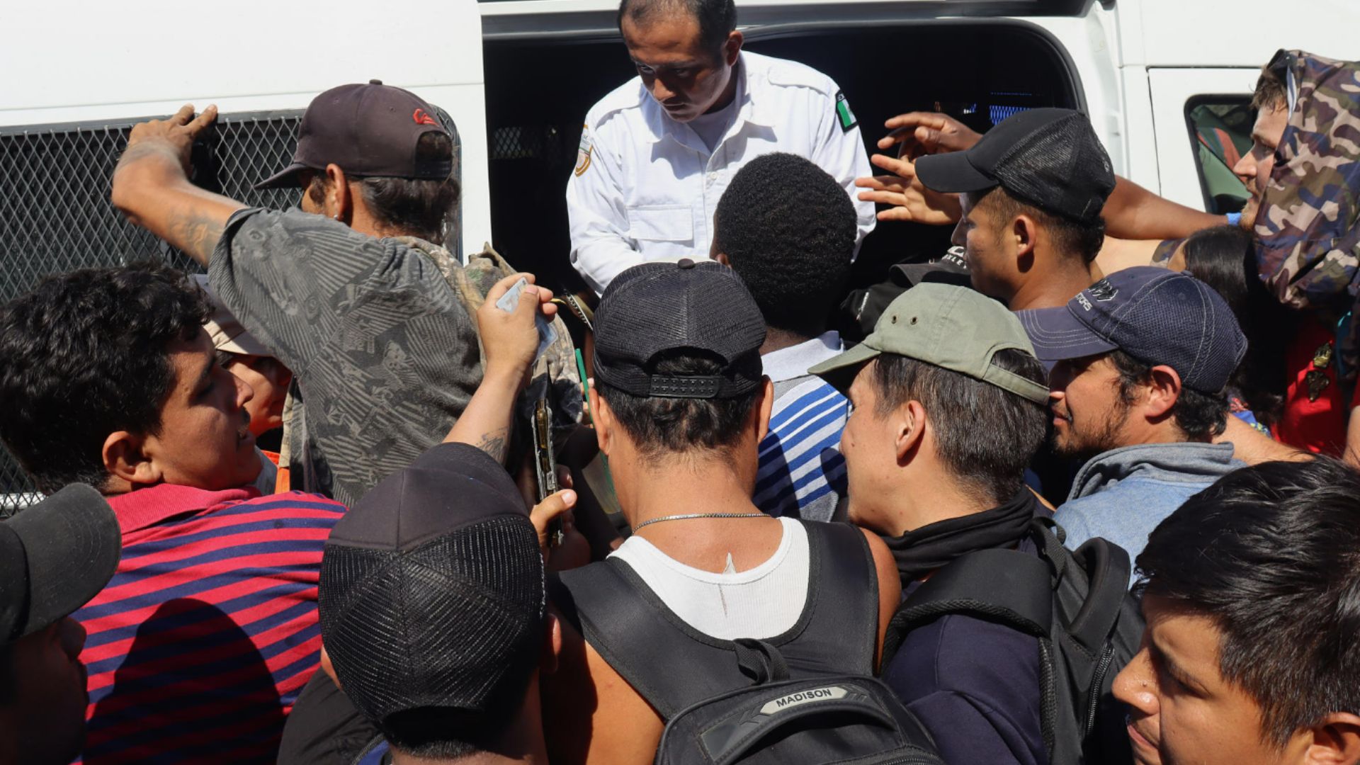 Nueva ola de migrantes cubanos: más de 20 mil varados en Tapachula