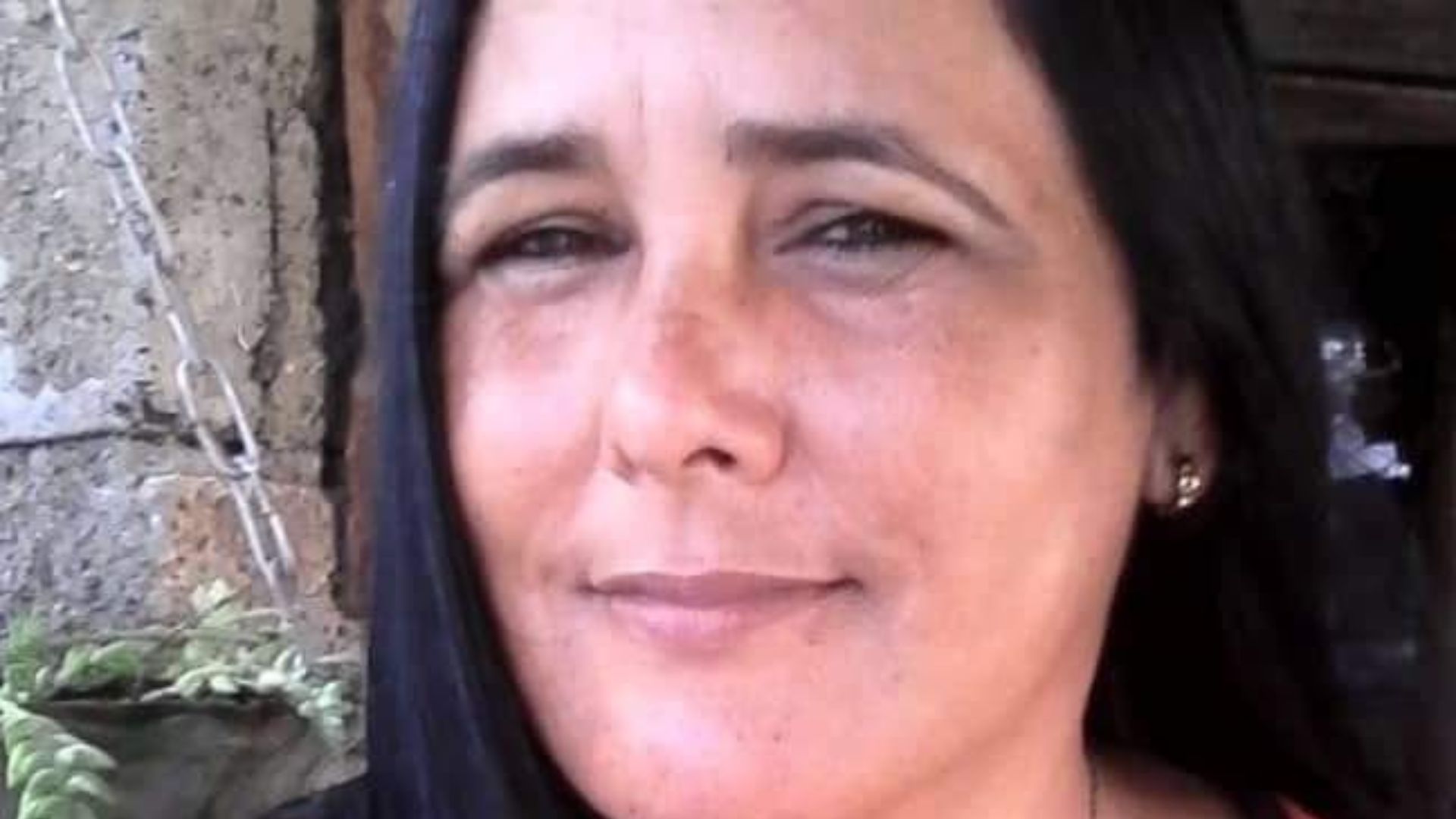 Nuevo feminicidio en Cuba: policía asesina a machetazos a su expareja en Camagüey