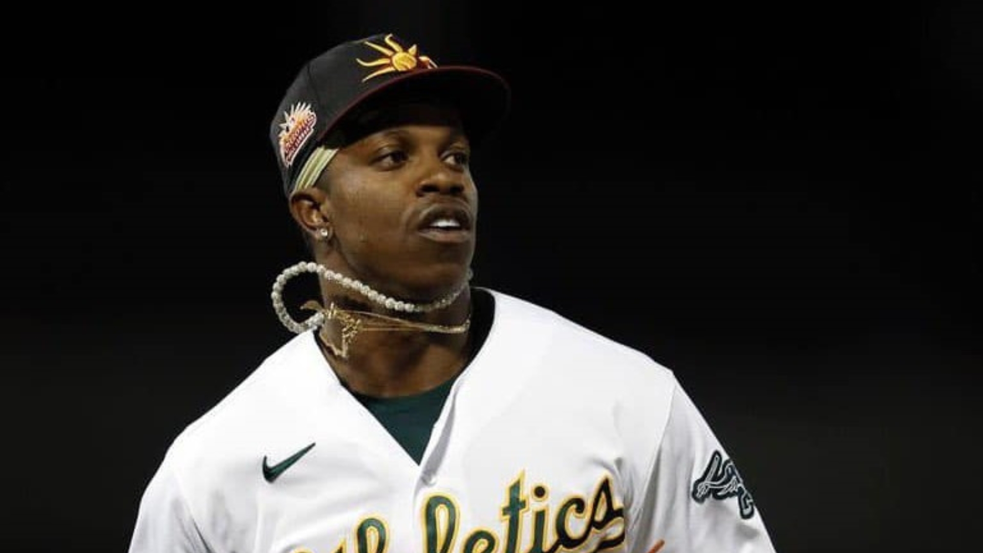 Oakland despidió al cubano Lázaro Armenteros tras contrato millonario 