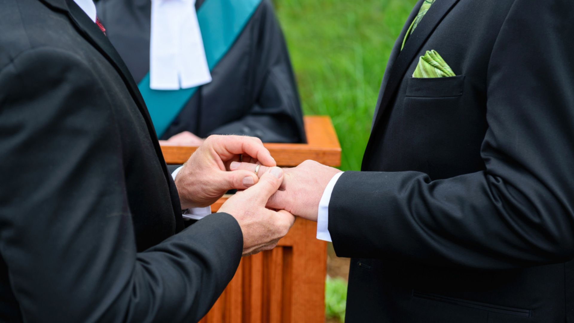 Obispos de la Iglesia de Inglaterra se niegan a permitir los matrimonios homosexuales 