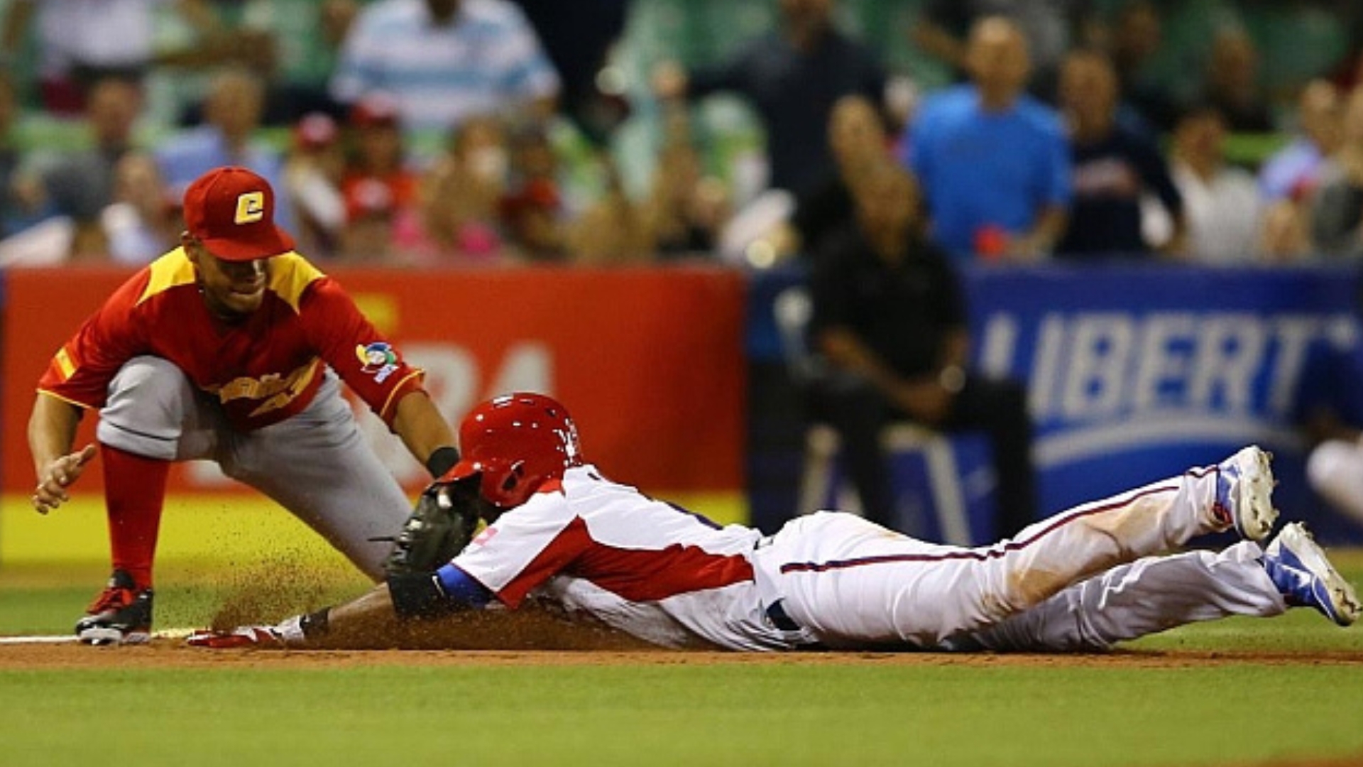 Ocho cubanos en pre-róster español para el clasificatorio al VI Clásico Mundial