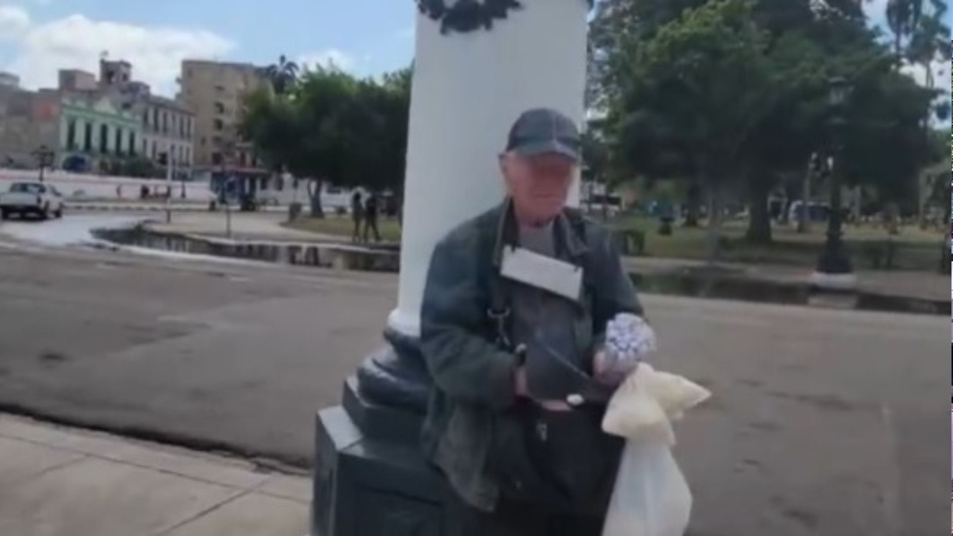 Oficios en Cuba: El manicero 