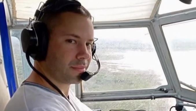 Otorgan asilo político a piloto cubano que llegó a Florida tras robar avioneta rusa