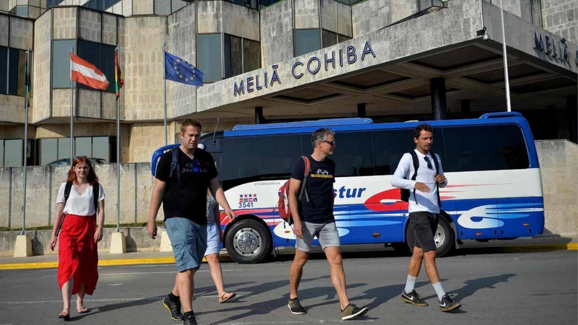 Otro fracaso: régimen rebaja el “plan de turistas” a Cuba para este año