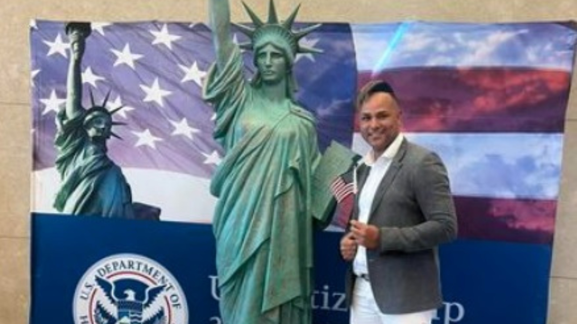 Otro Gurriel se hace ciudadano americano: “Gracias, Dios”