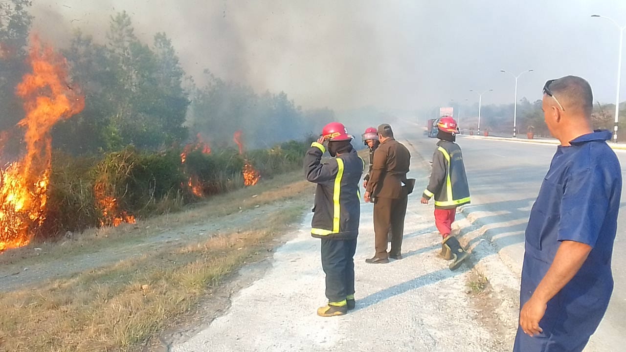Otro incendio provoca apagón en ciudad cubana, según el régimen